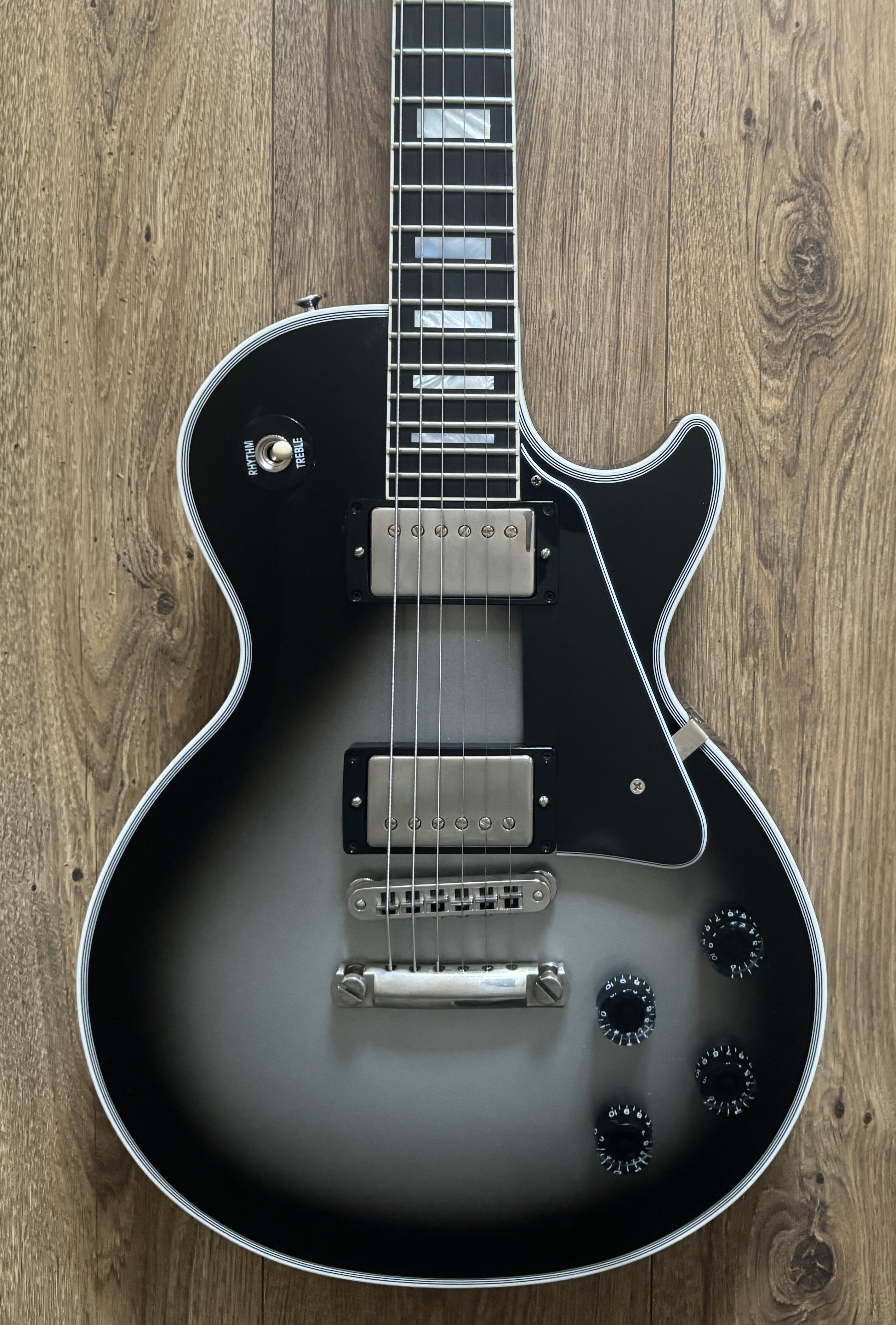 2024 Gibson Les Paul Custom M2M Silverburst VOS