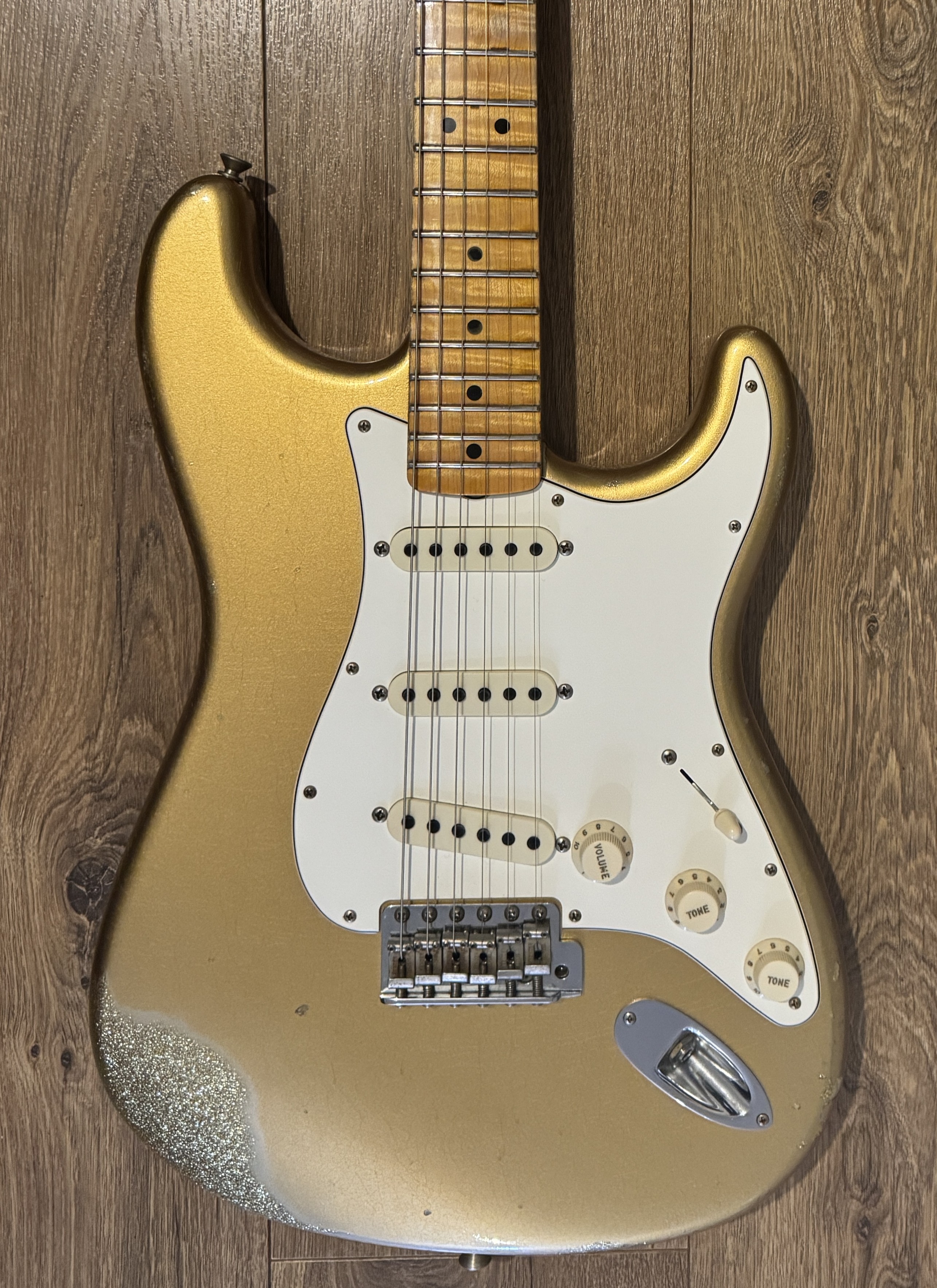 Fender Custom Shop Ltd. ’64 Special Stratocaster Relic Aztec Gold over Gold Sparkle