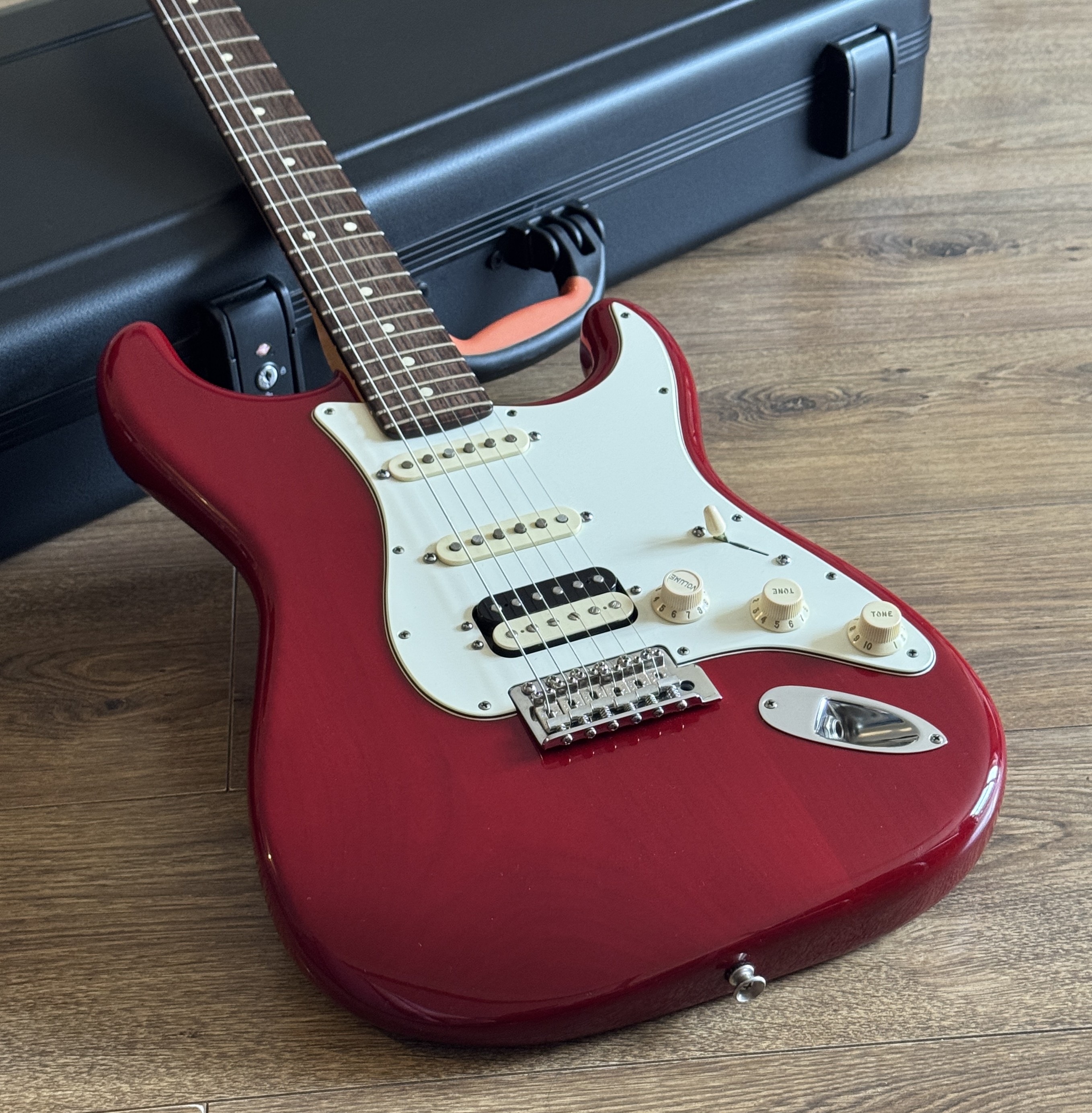 Fender GC USA Stratocaster Pro HSS – Crimson Red Transparent