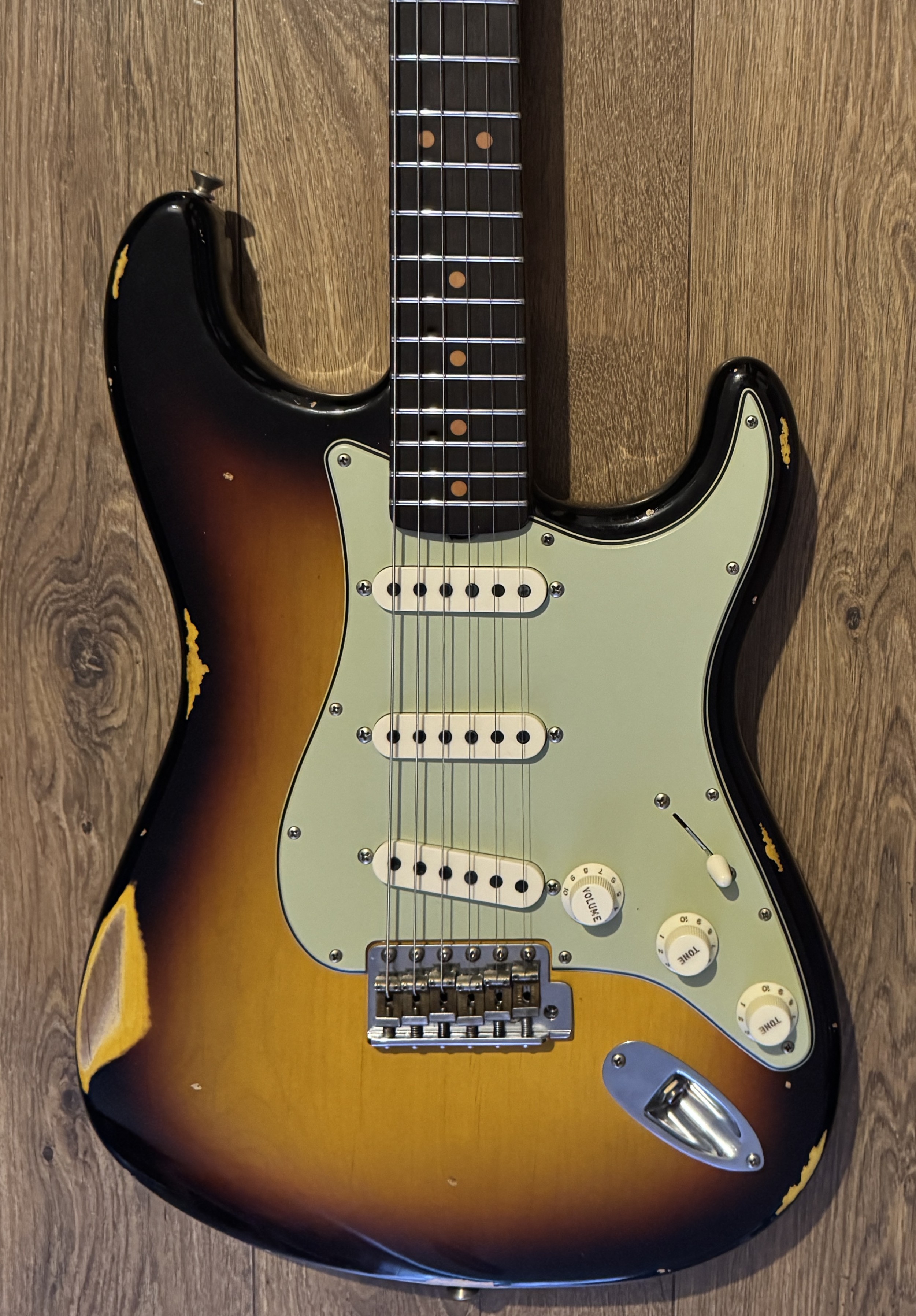 Fender Custom Shop NAMM Limited Edition ’63 Stratocaster Relic Sunburst