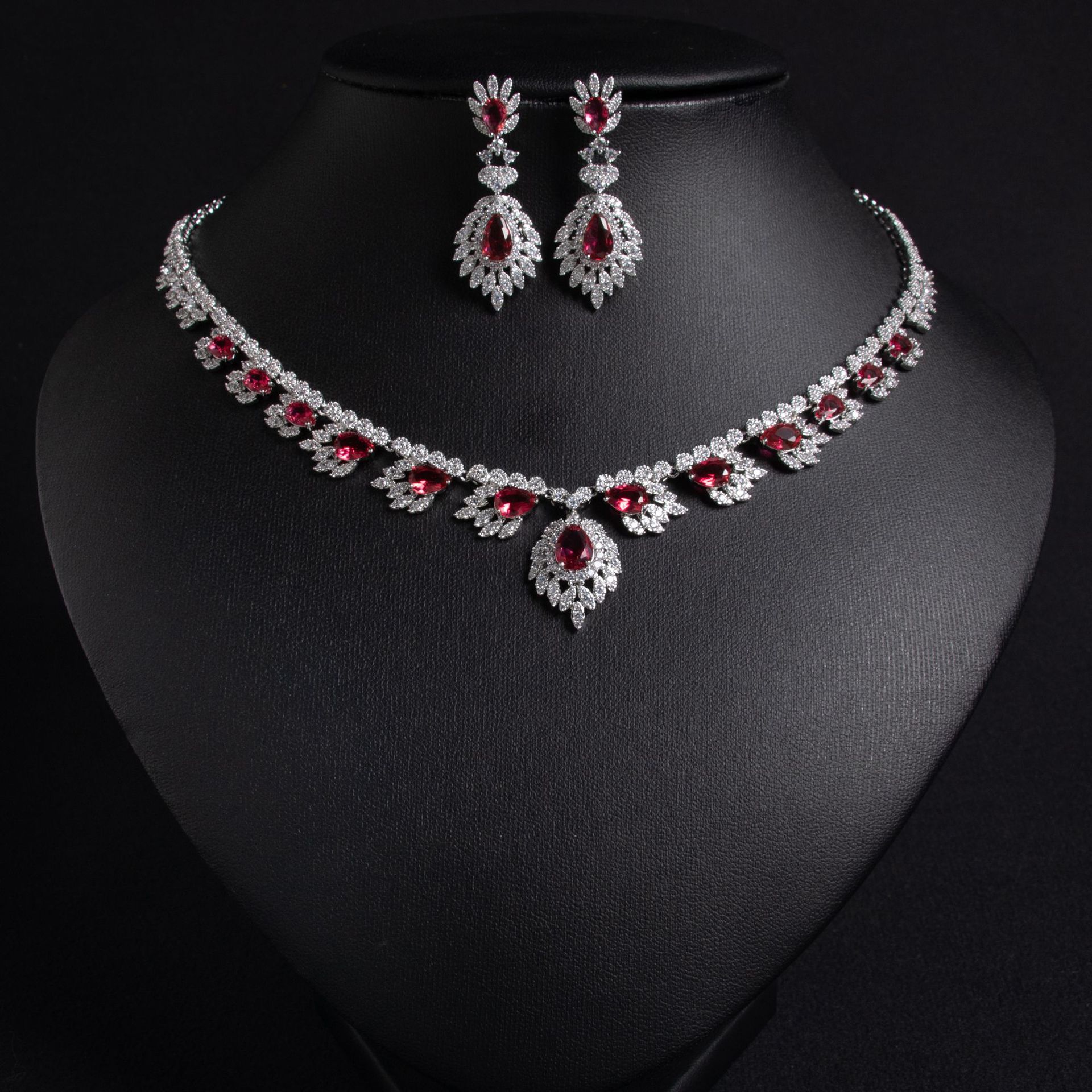 New zircon jewelry sets suitable for wholesale