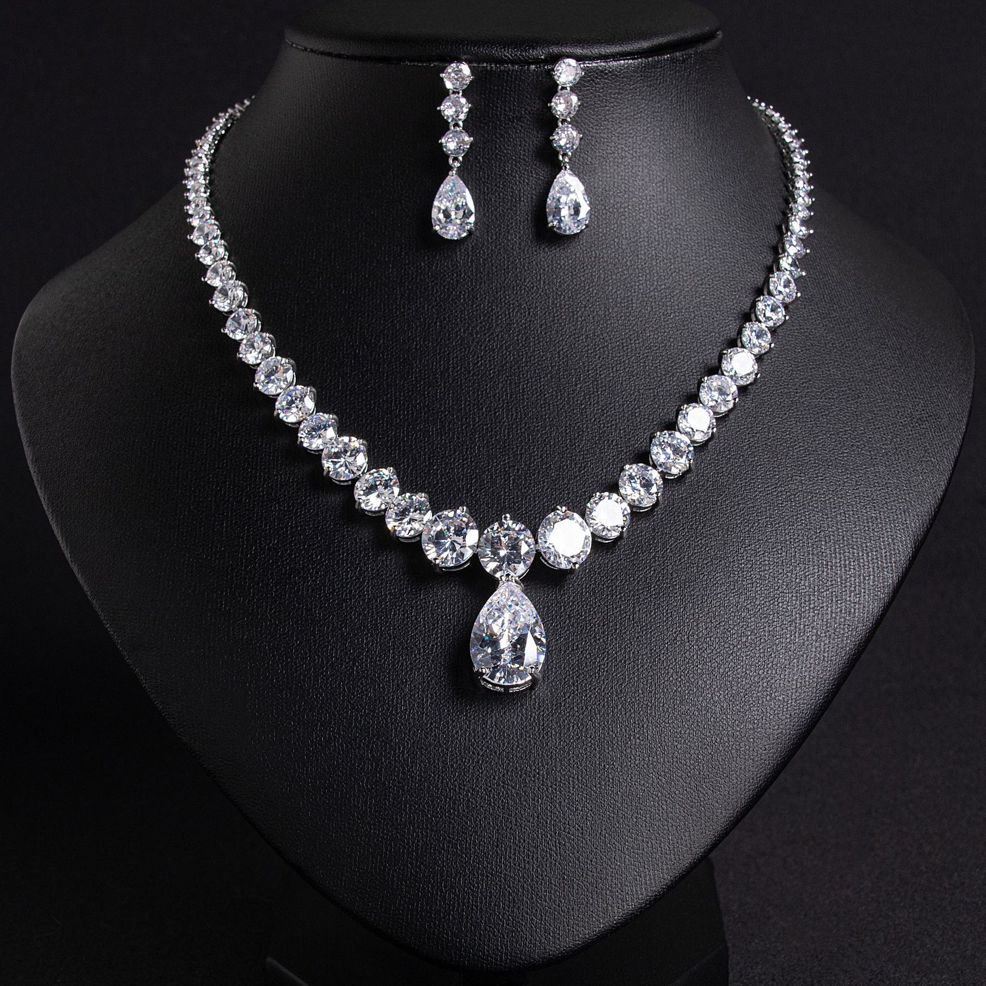 New zircon jewelry set suitable for date