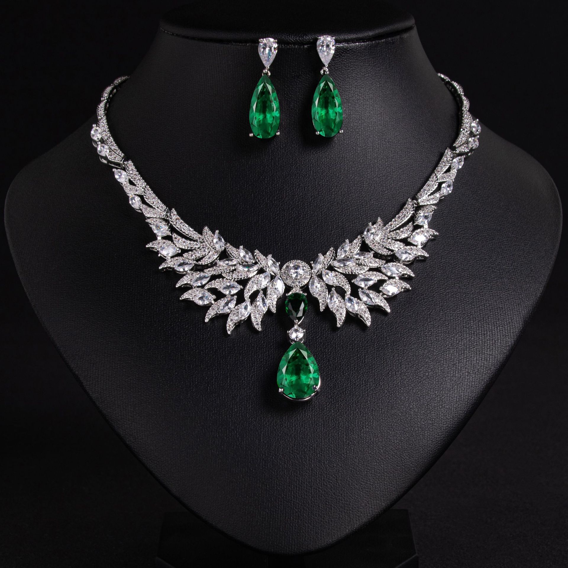 Zircon jewelry set