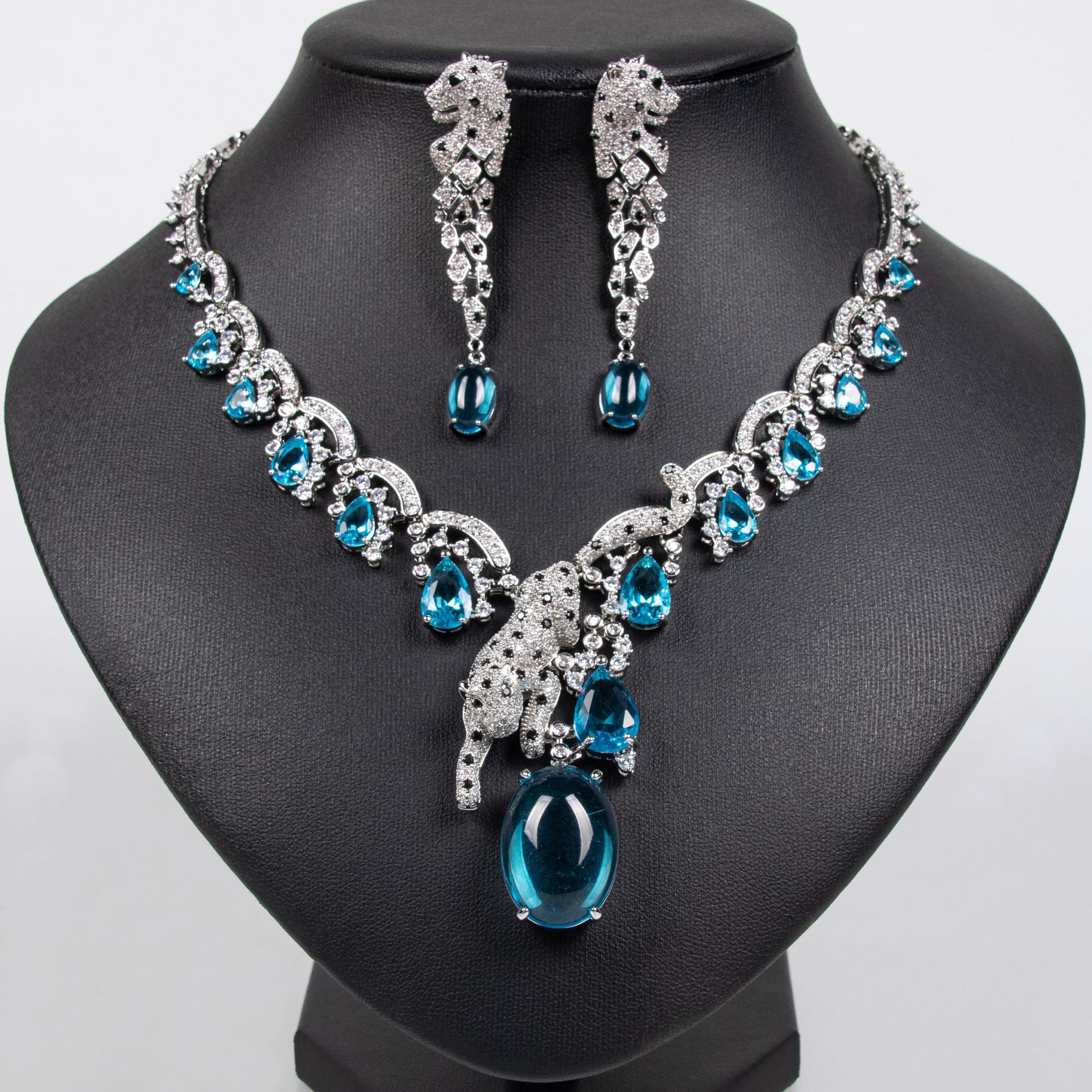 New Leopard Shaped Zircon Jewelry Set