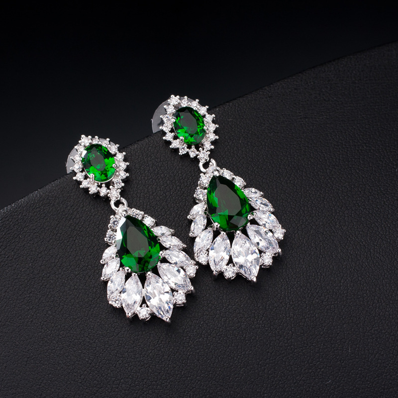 New elegant zircon earrings