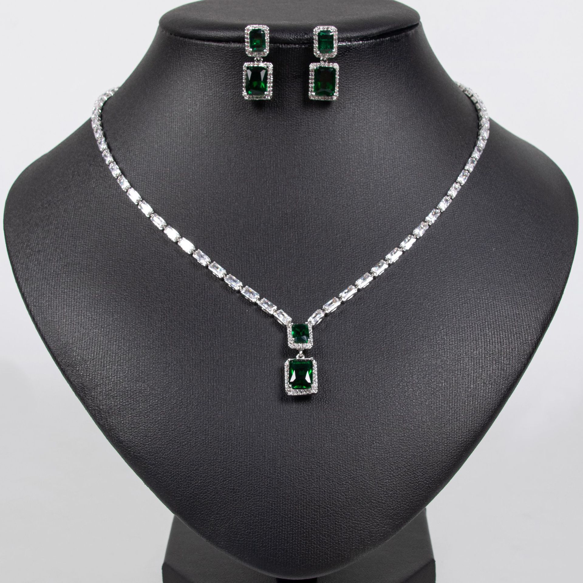 Zircon jewelry set