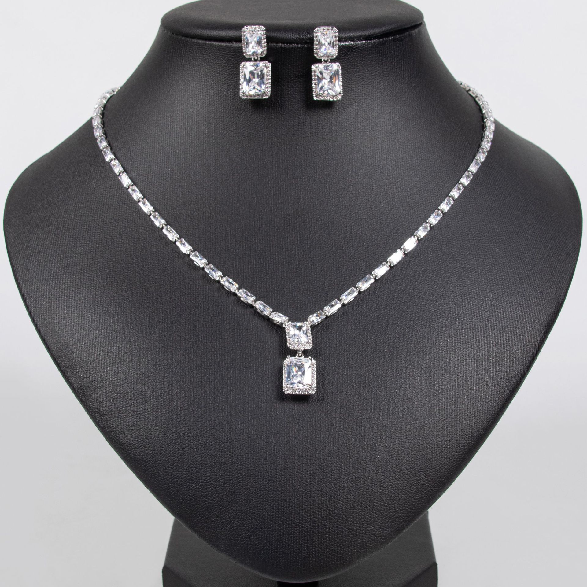 Zircon jewelry set