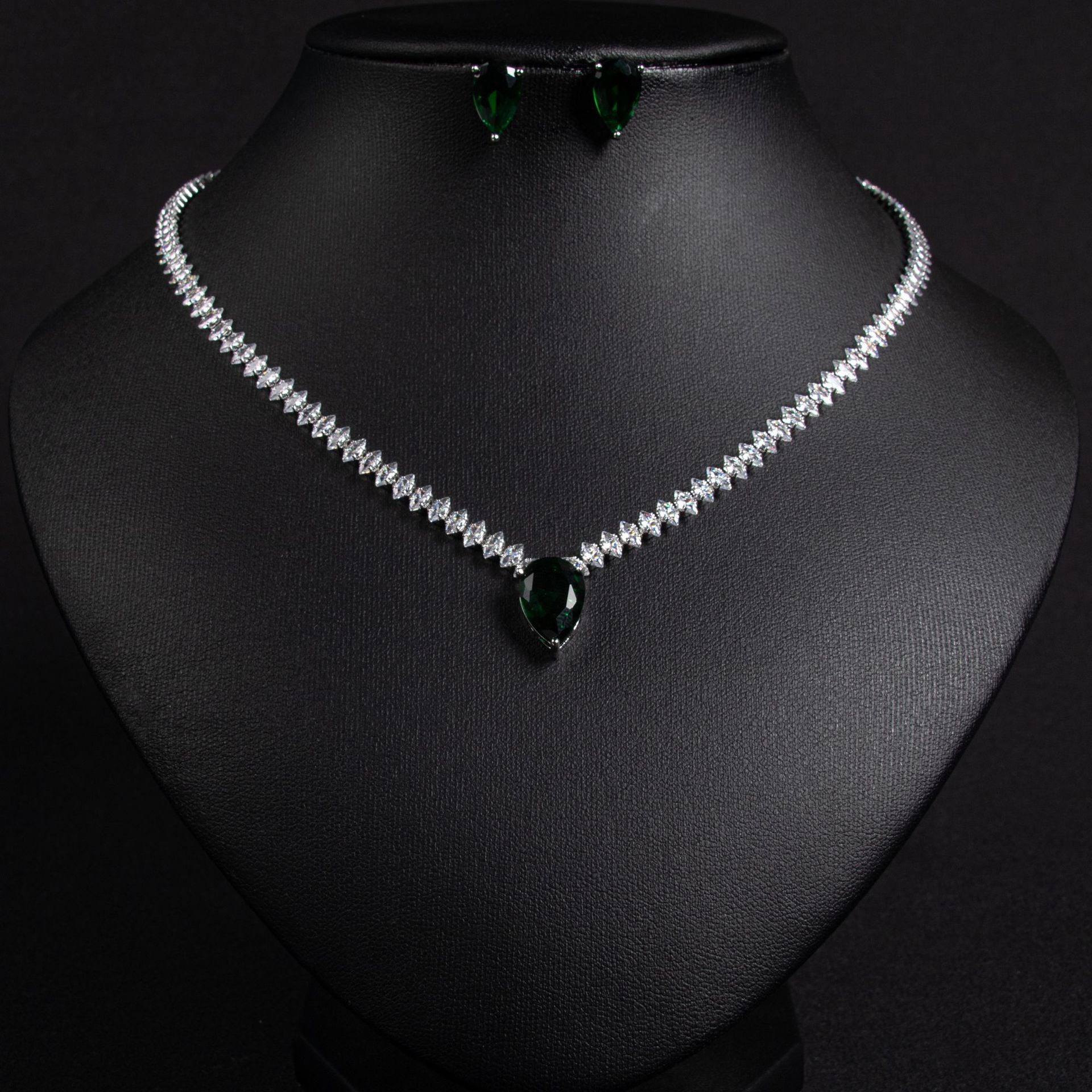 Zircon jewelry set