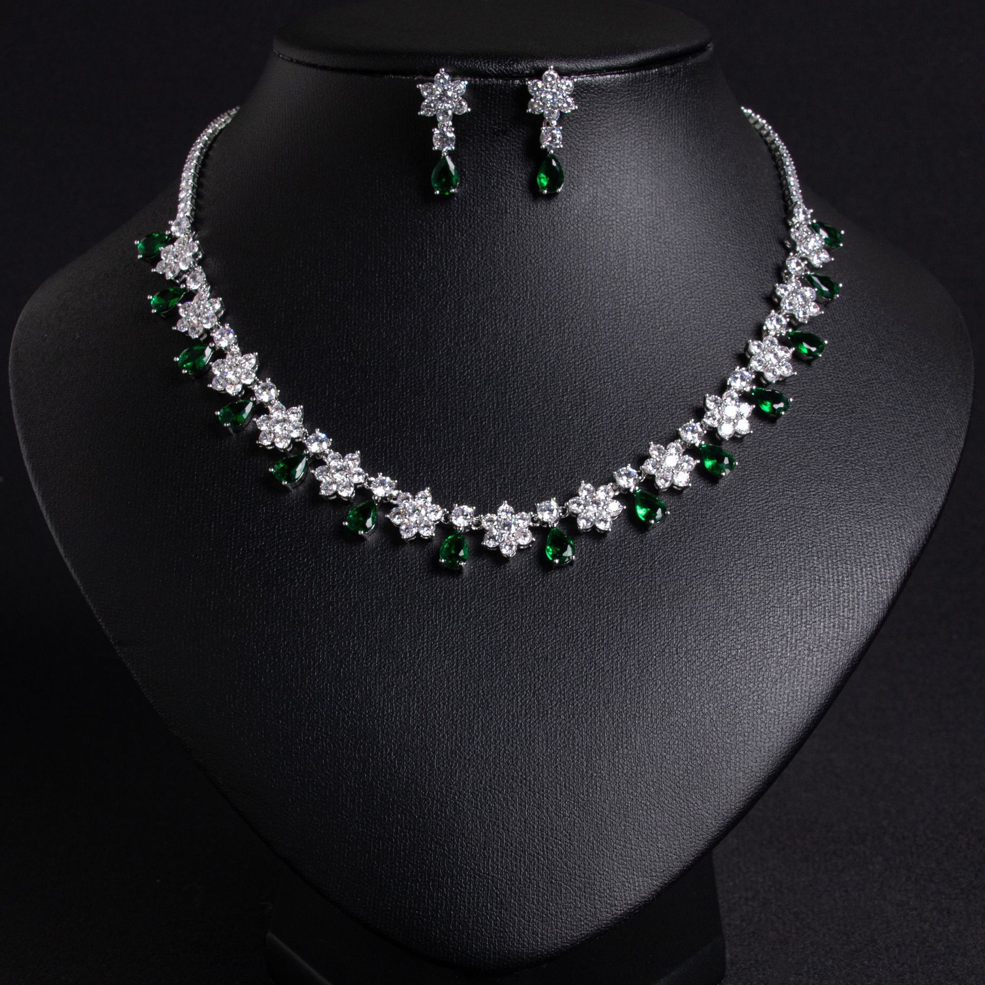 New Creative Snowflake Zircon Necklace and Earring Set