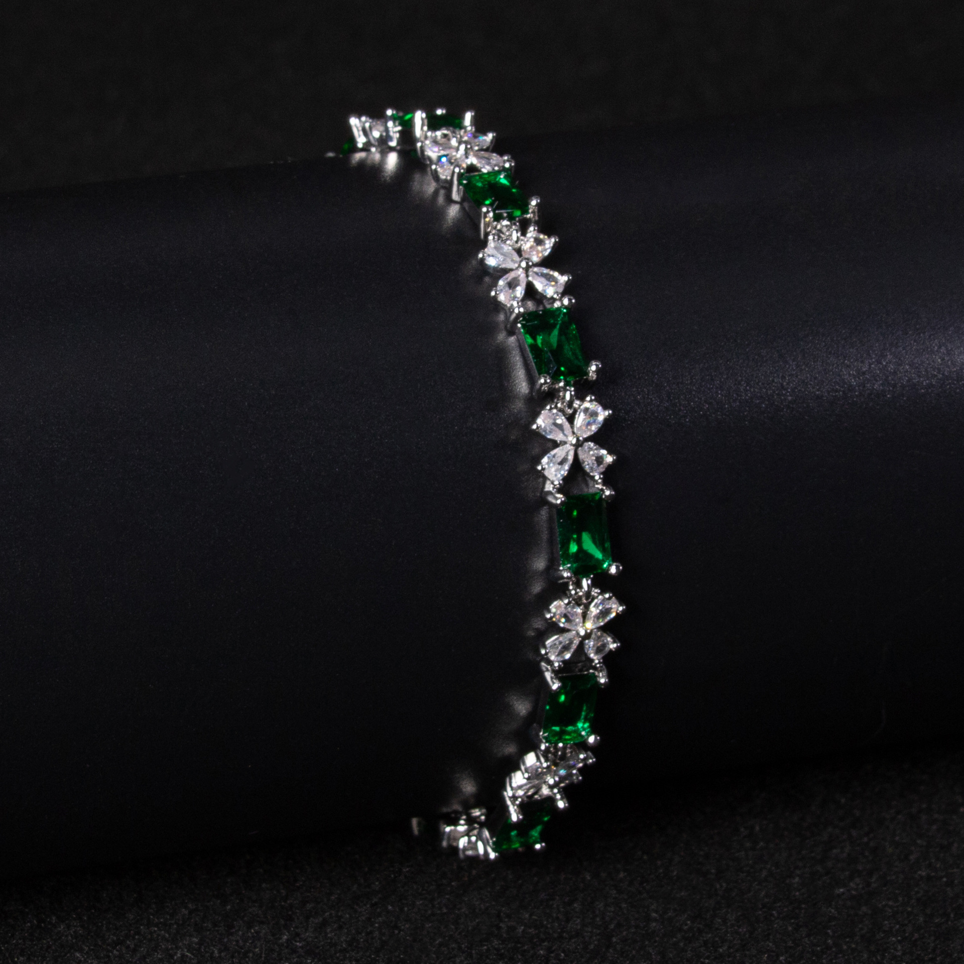 New simple zircon bracelet