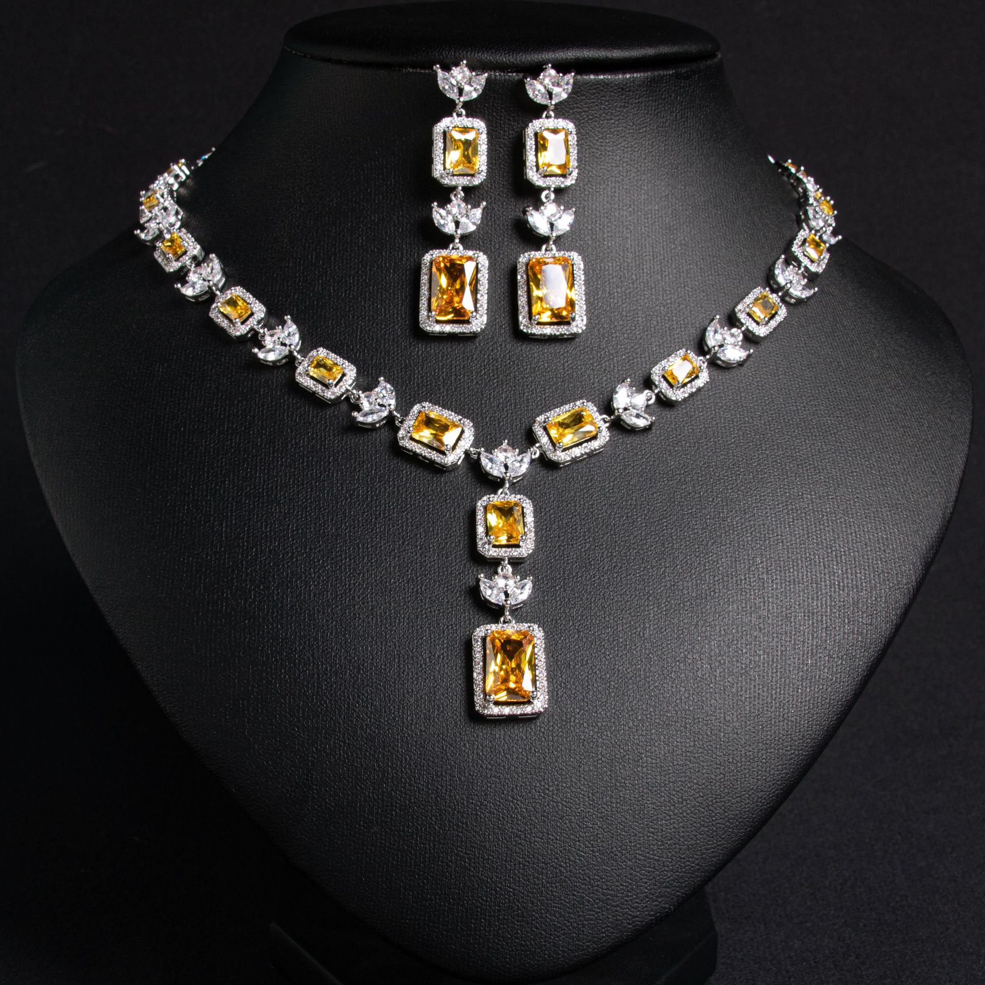 Zircon jewelry set