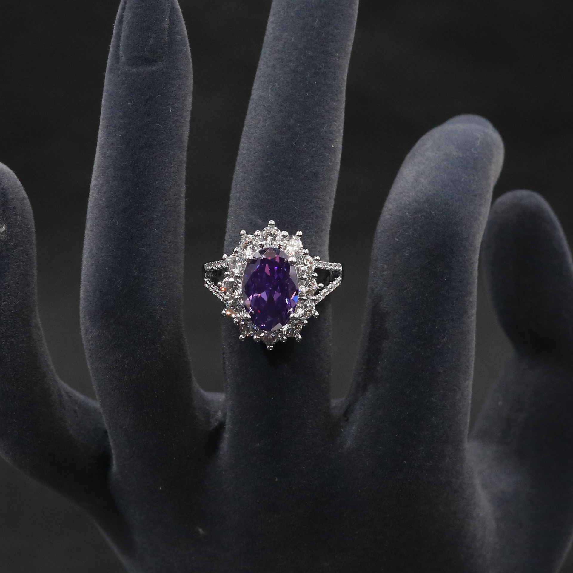 New high quality elegant zircon ring