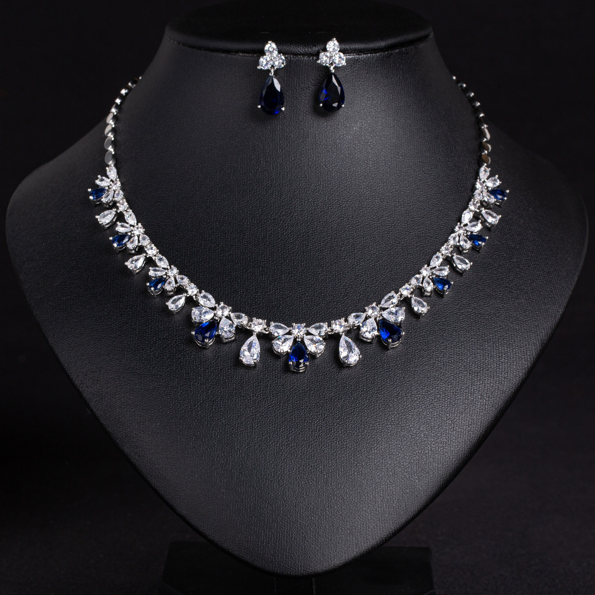 New elegant zircon jewelry set
