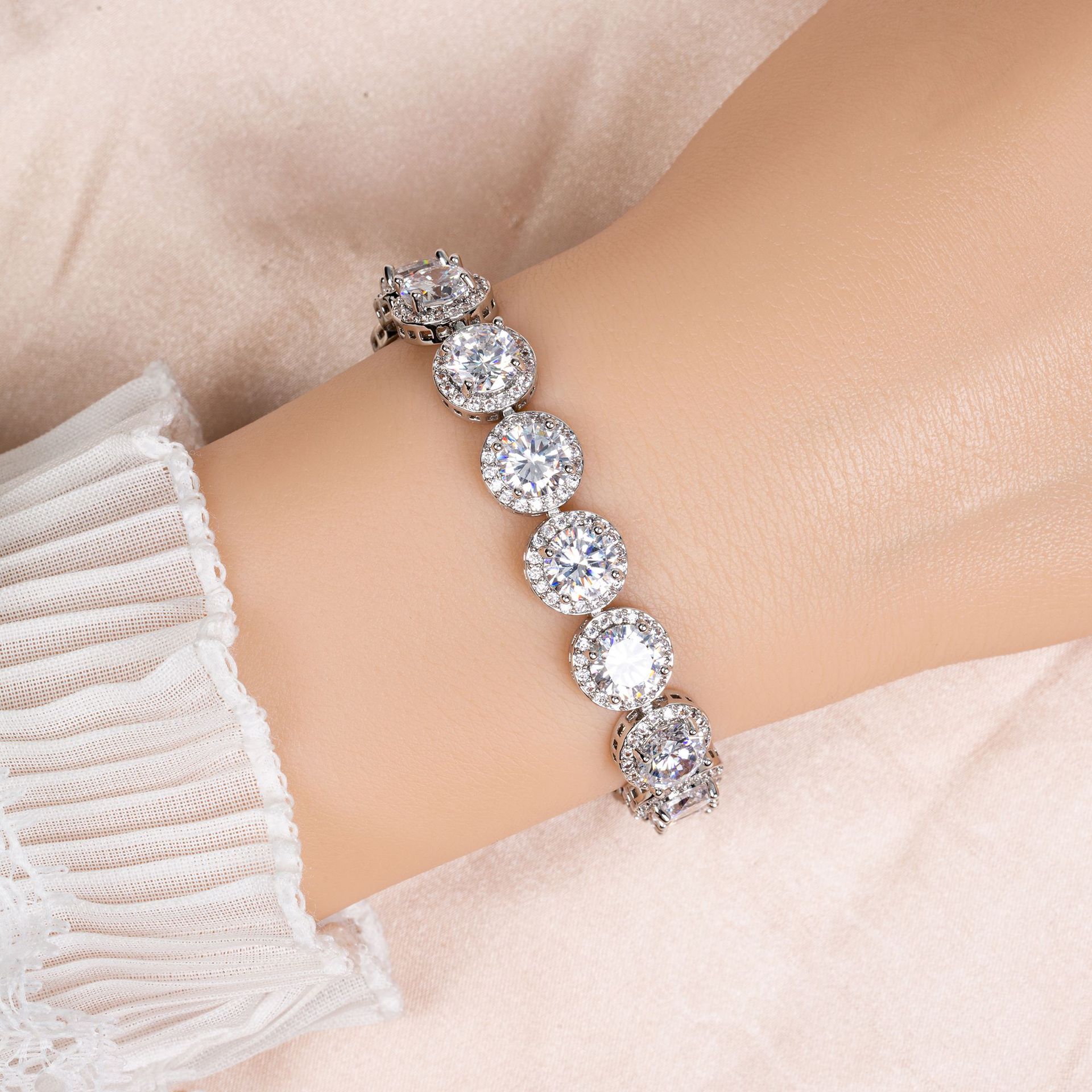 New simple zircon bracelet