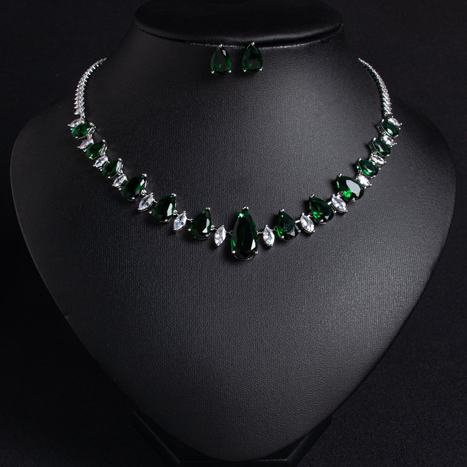 Zircon jewelry set