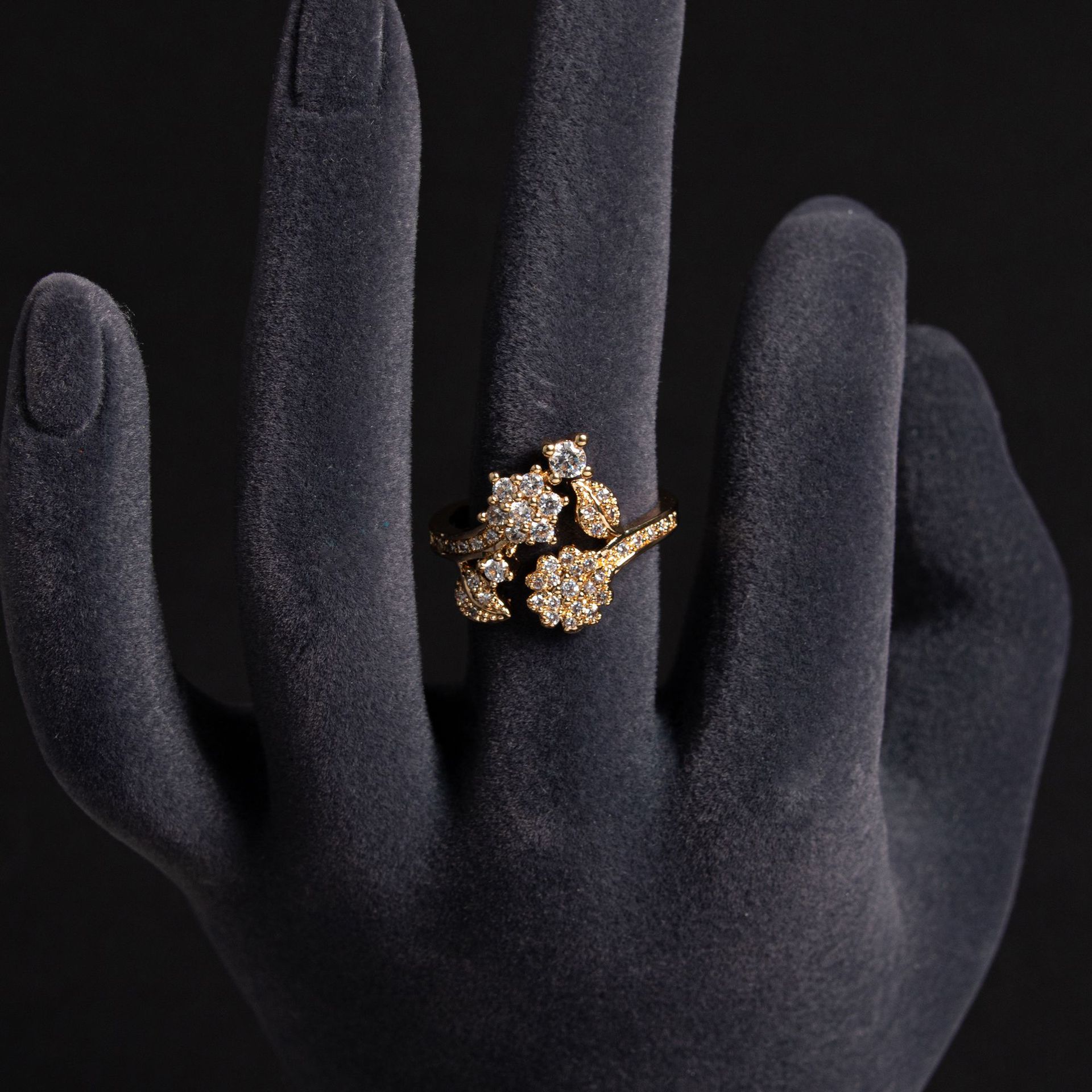 New high quality creative flower zircon ring