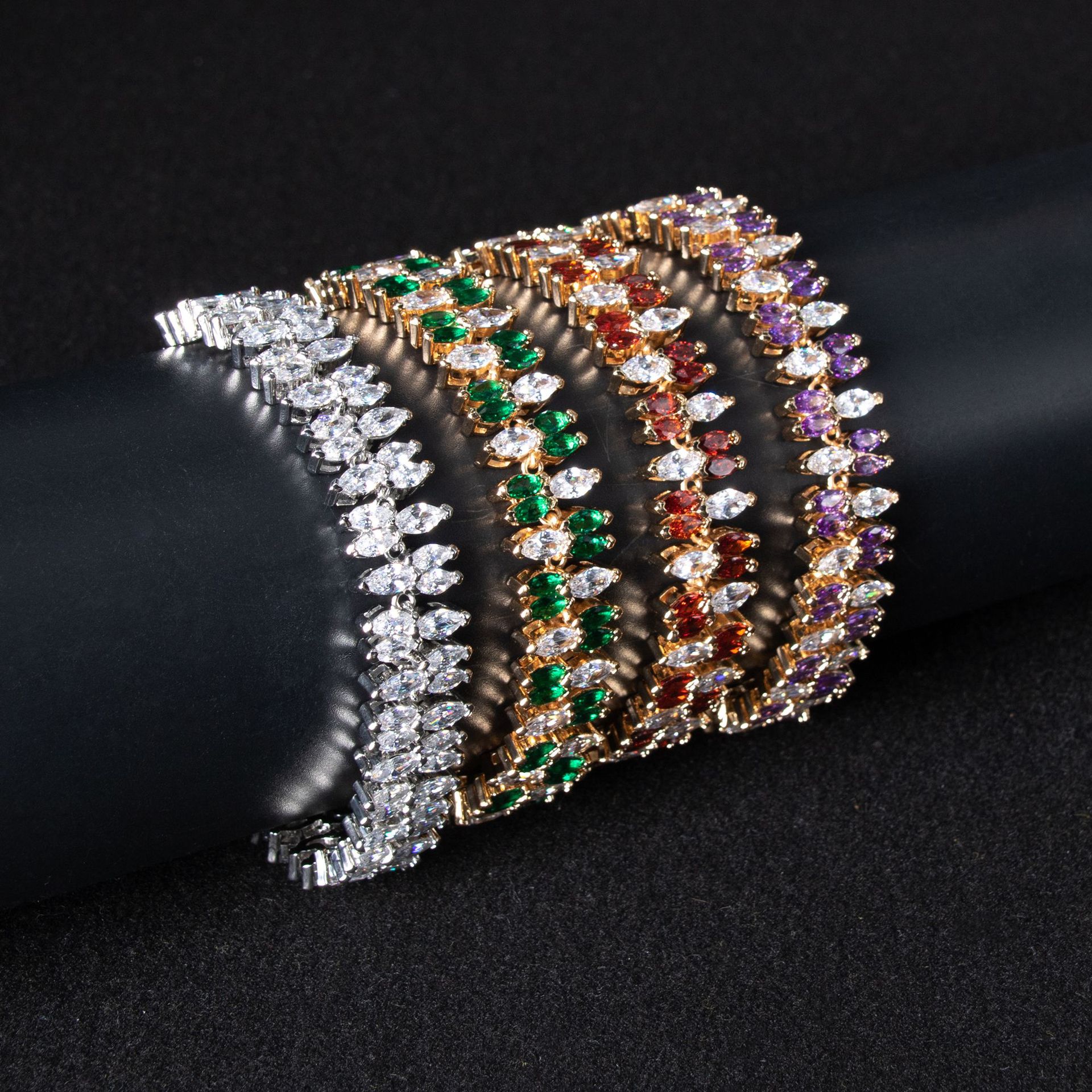 New high quality zircon bracelet
