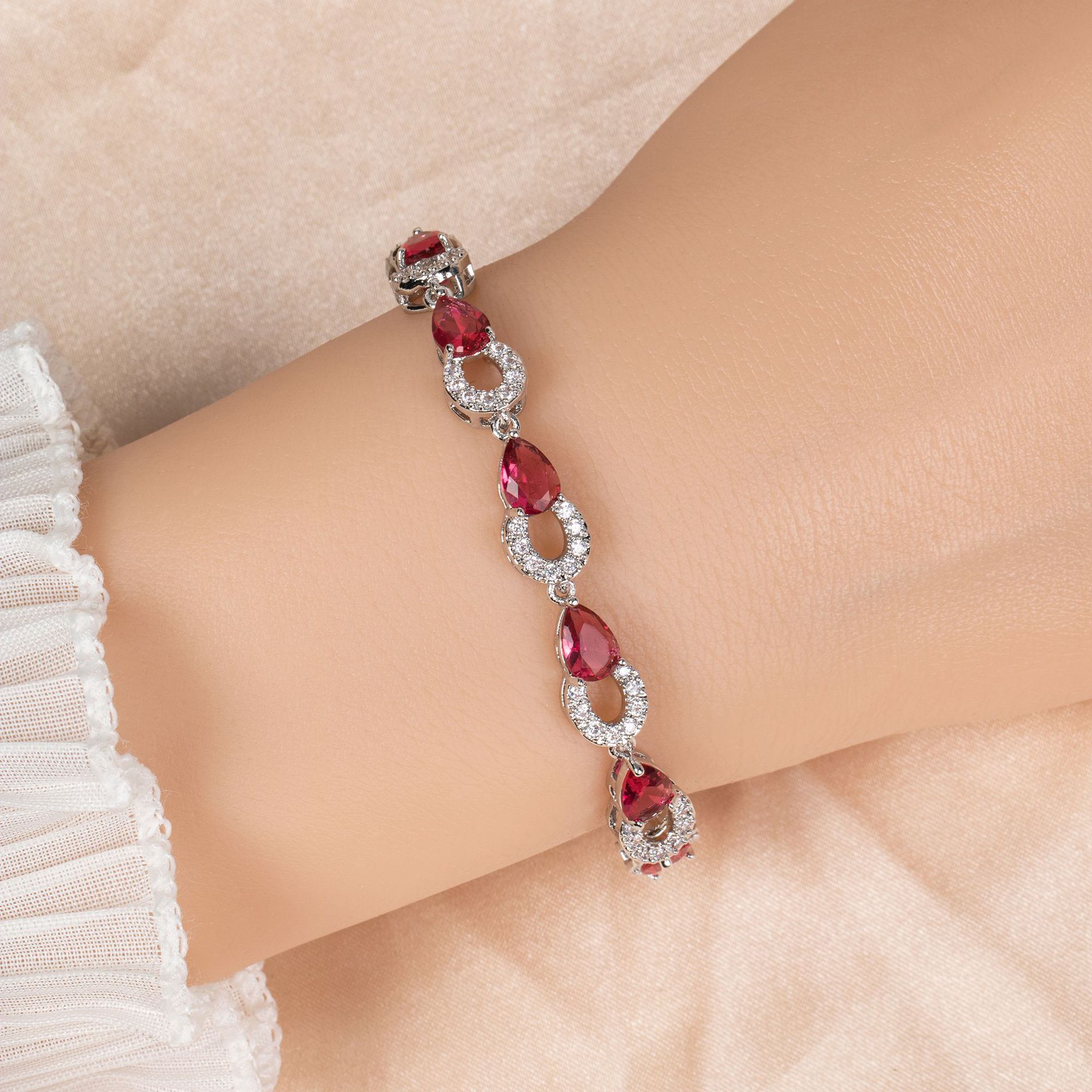 New Creative Elegant Zircon Bracelet