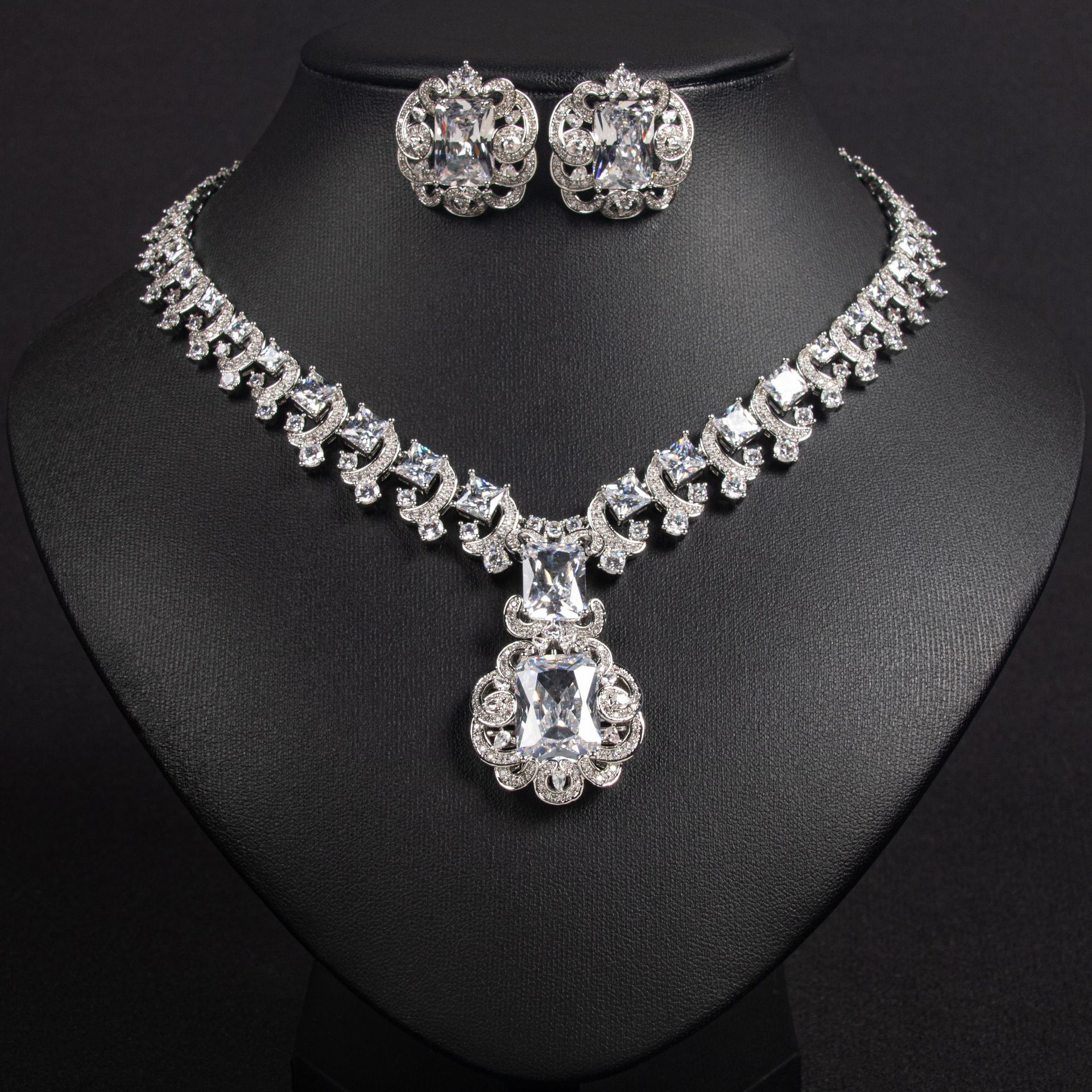 New elegant zircon jewelry set