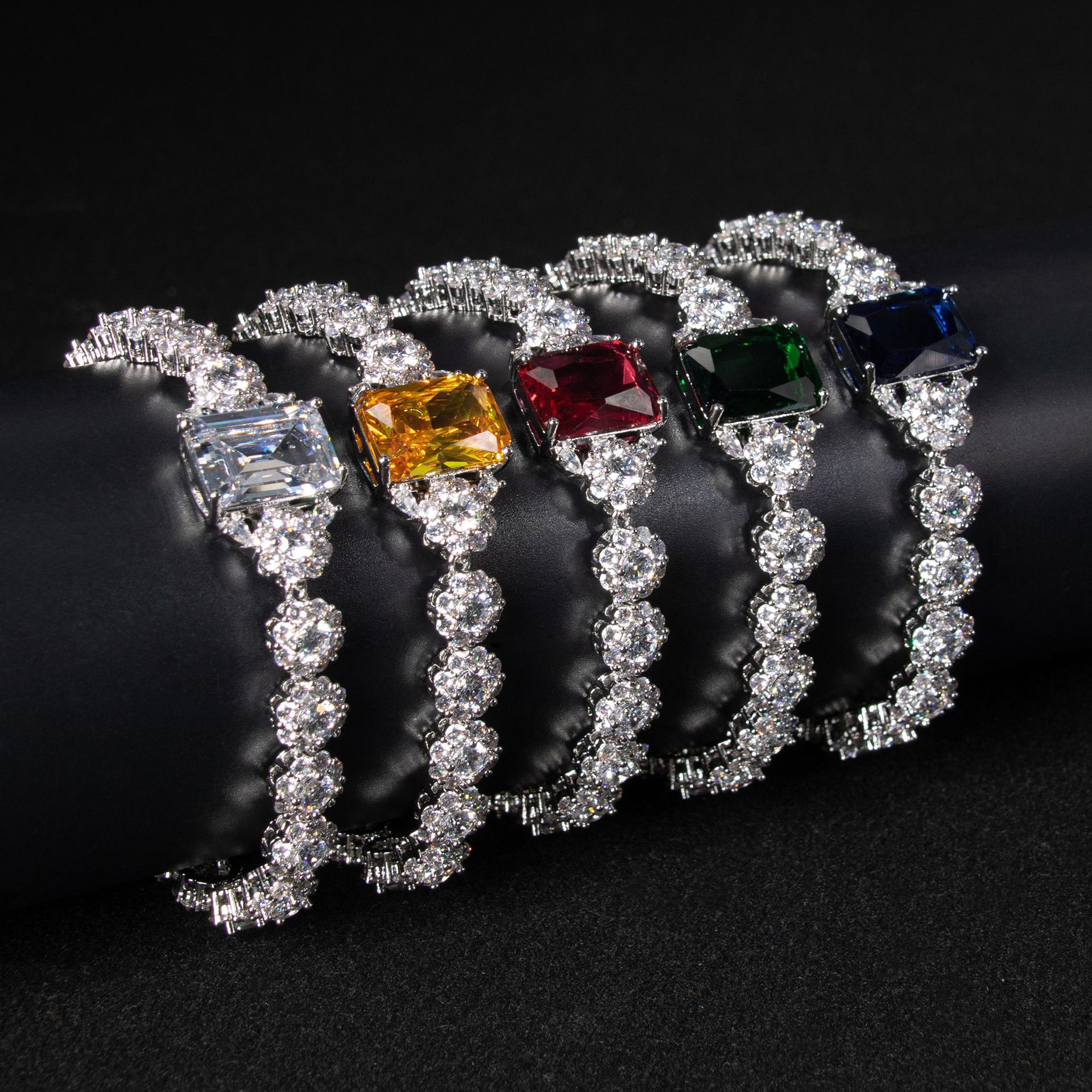 New and beautiful zircon bracelet