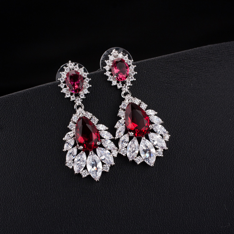 New elegant zircon earrings