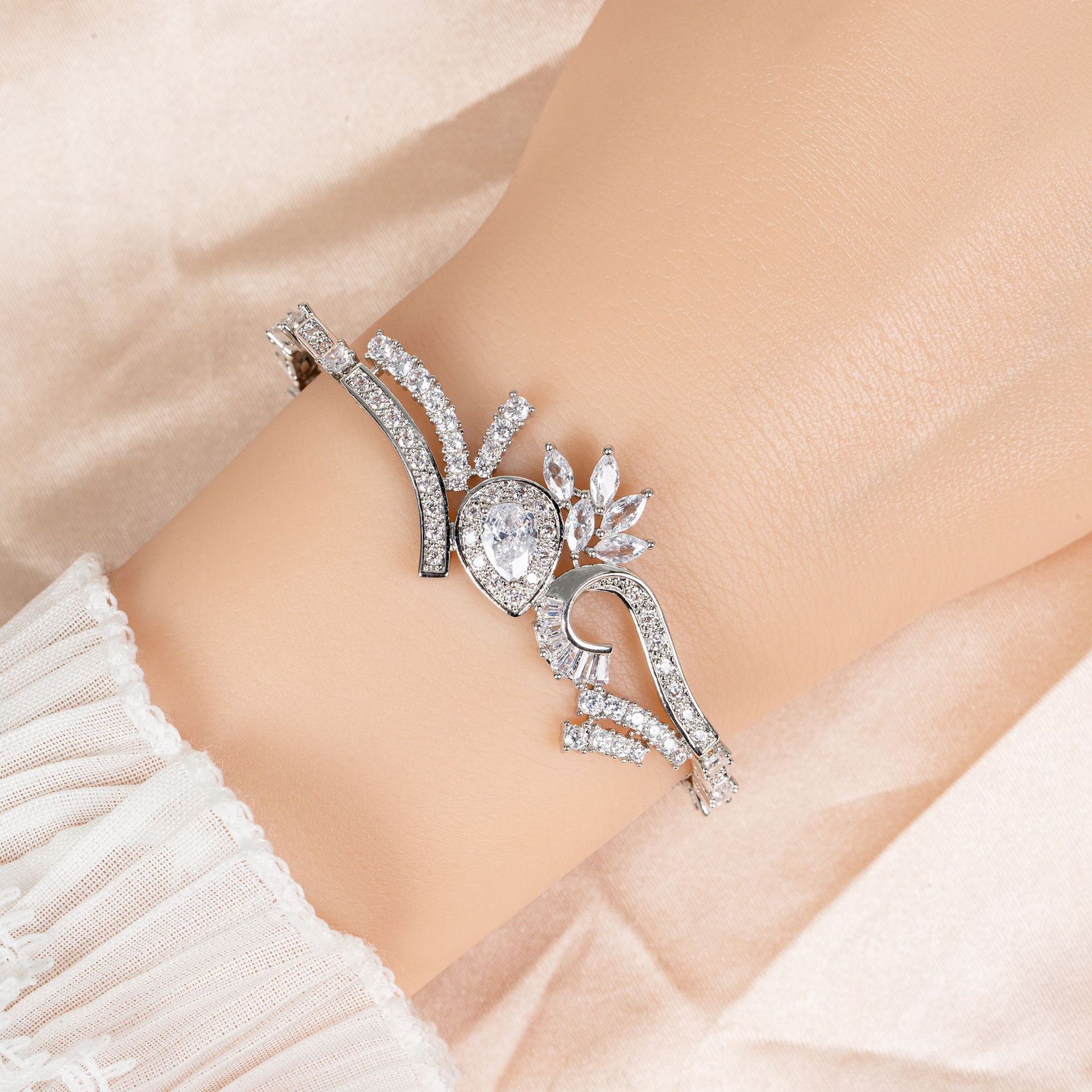 New Shiny Zircon Bracelet