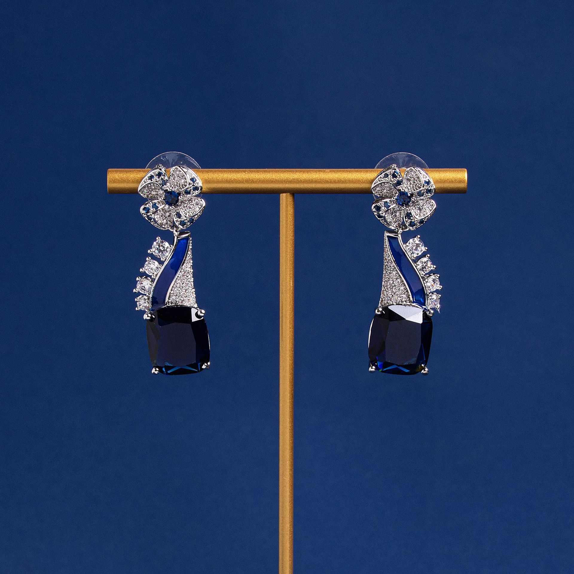 New elegant floral earrings