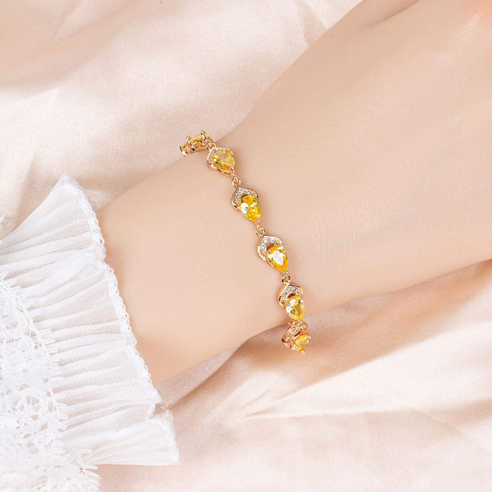 New elegant high quality zircon bracelet