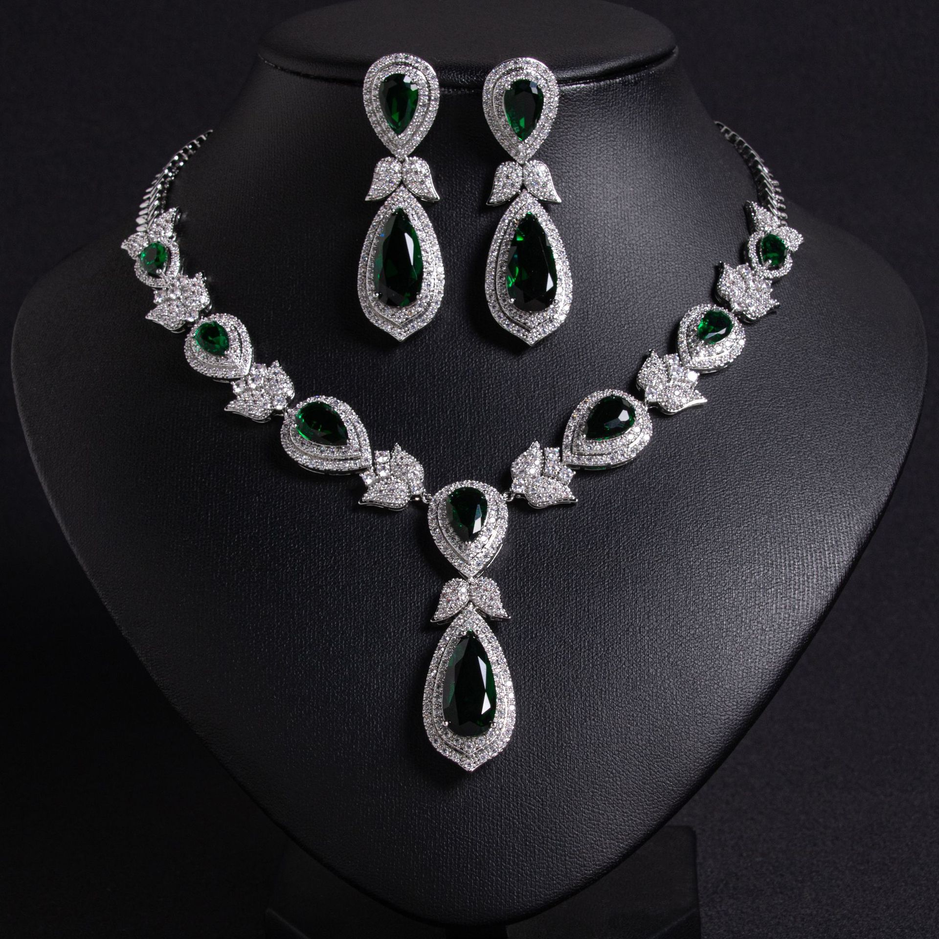 Zircon jewelry set