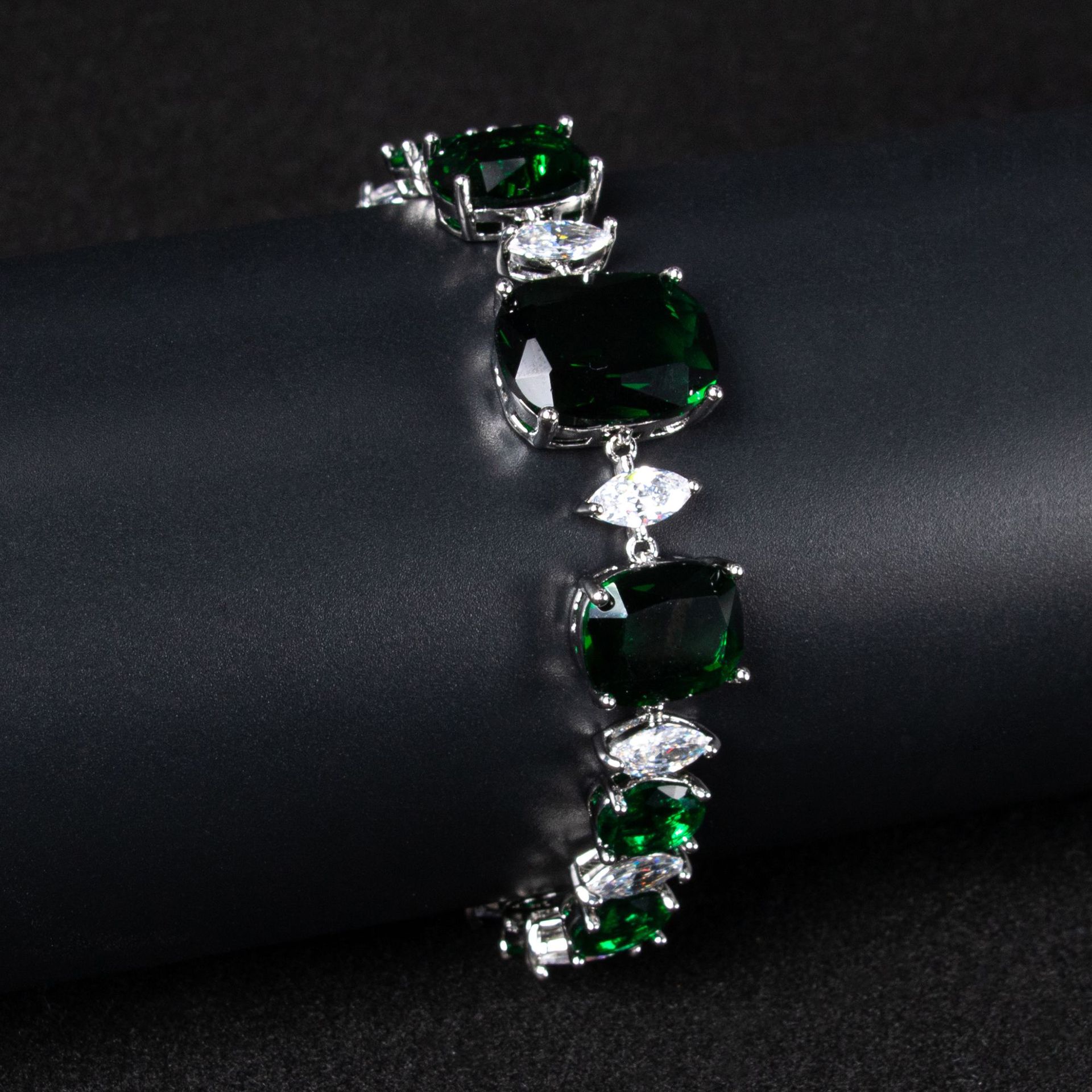 New high quality zircon bracelet suitable for date