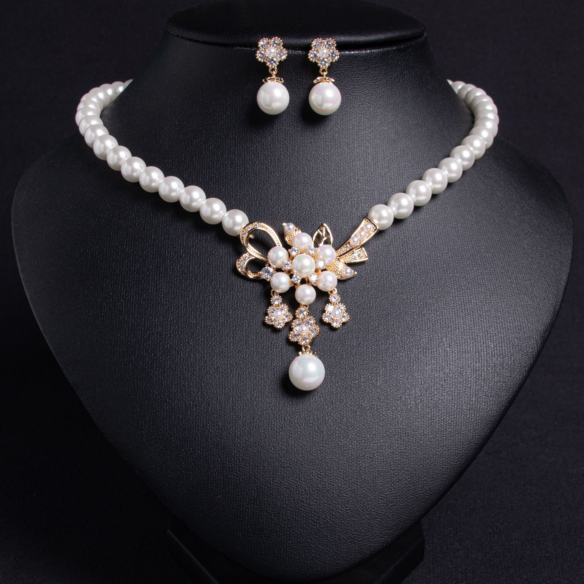 Elegant Pearl Necklace and Earring Set