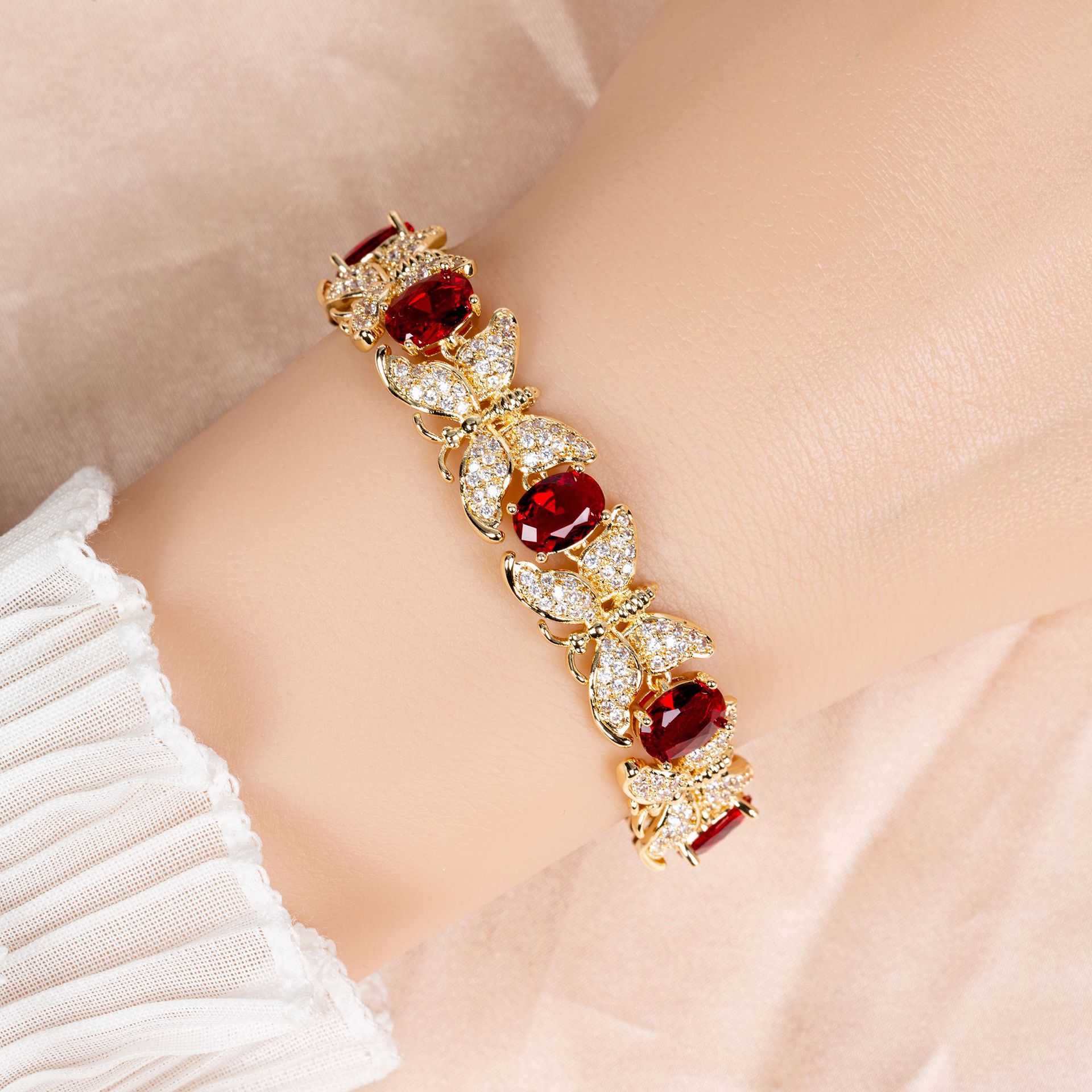 New elegant butterfly zircon bracelet