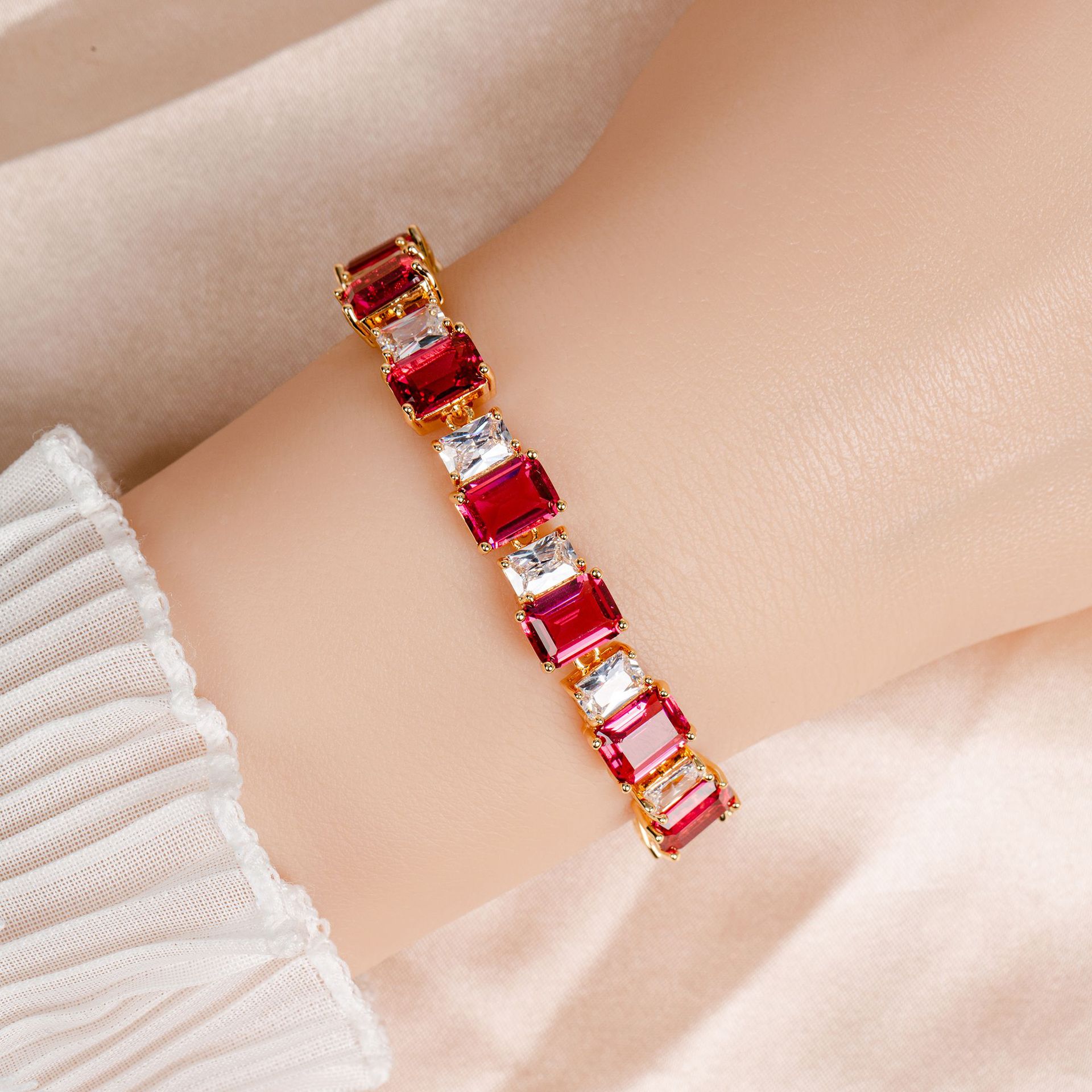 New creative high quality zircon bracelet