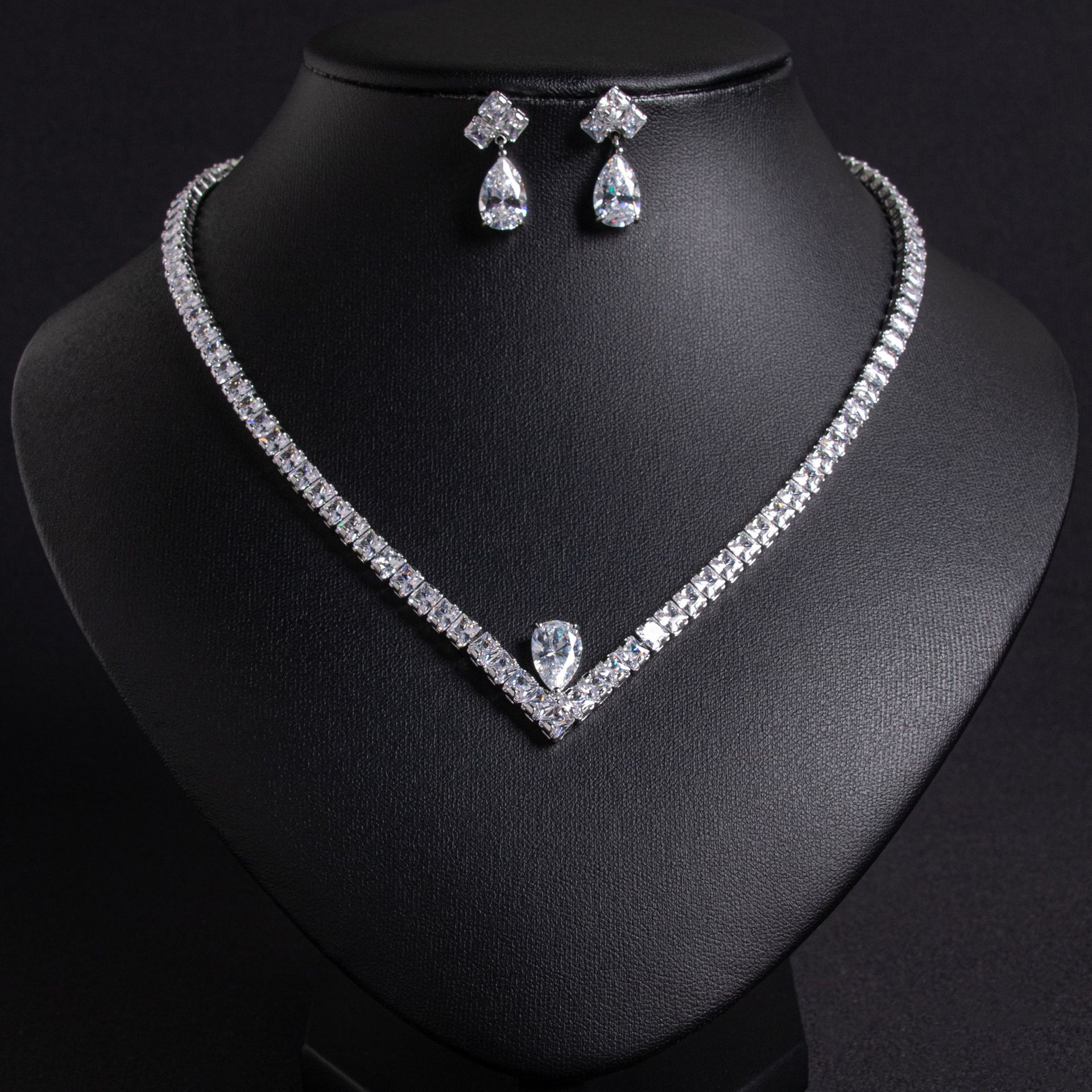 New zircon necklace and earrings set