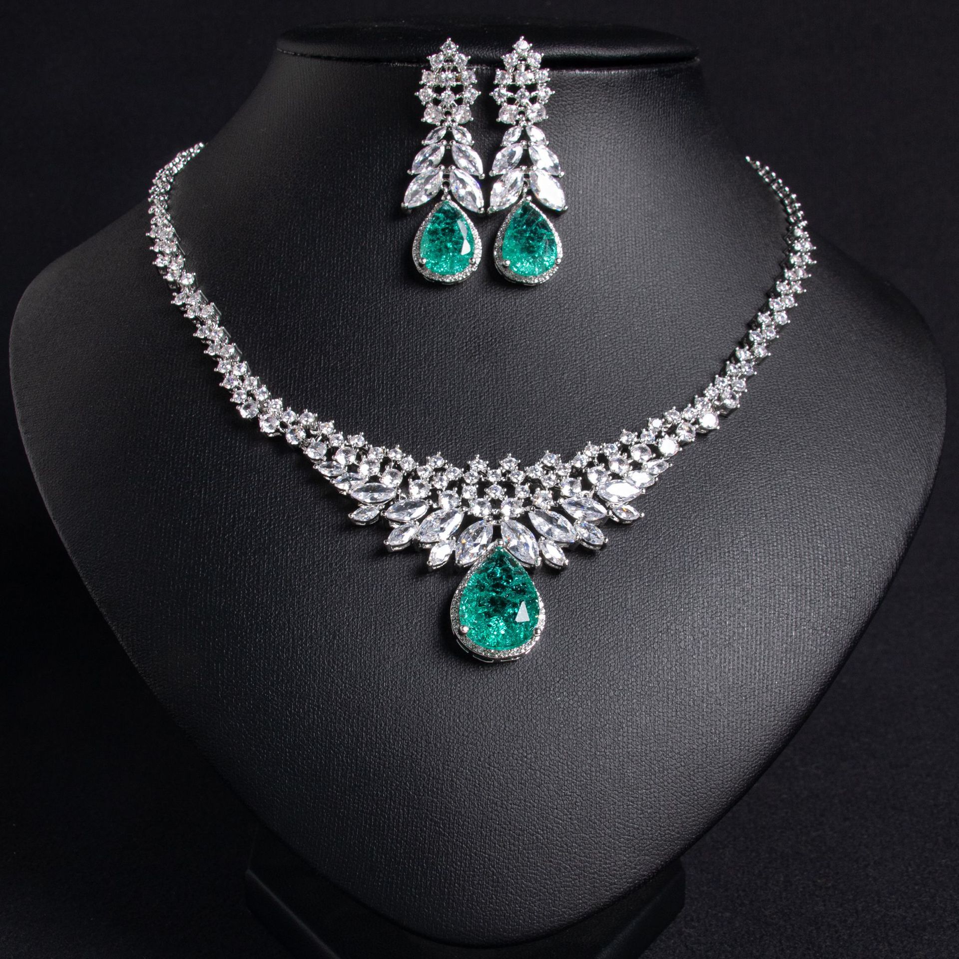 Zircon jewelry set