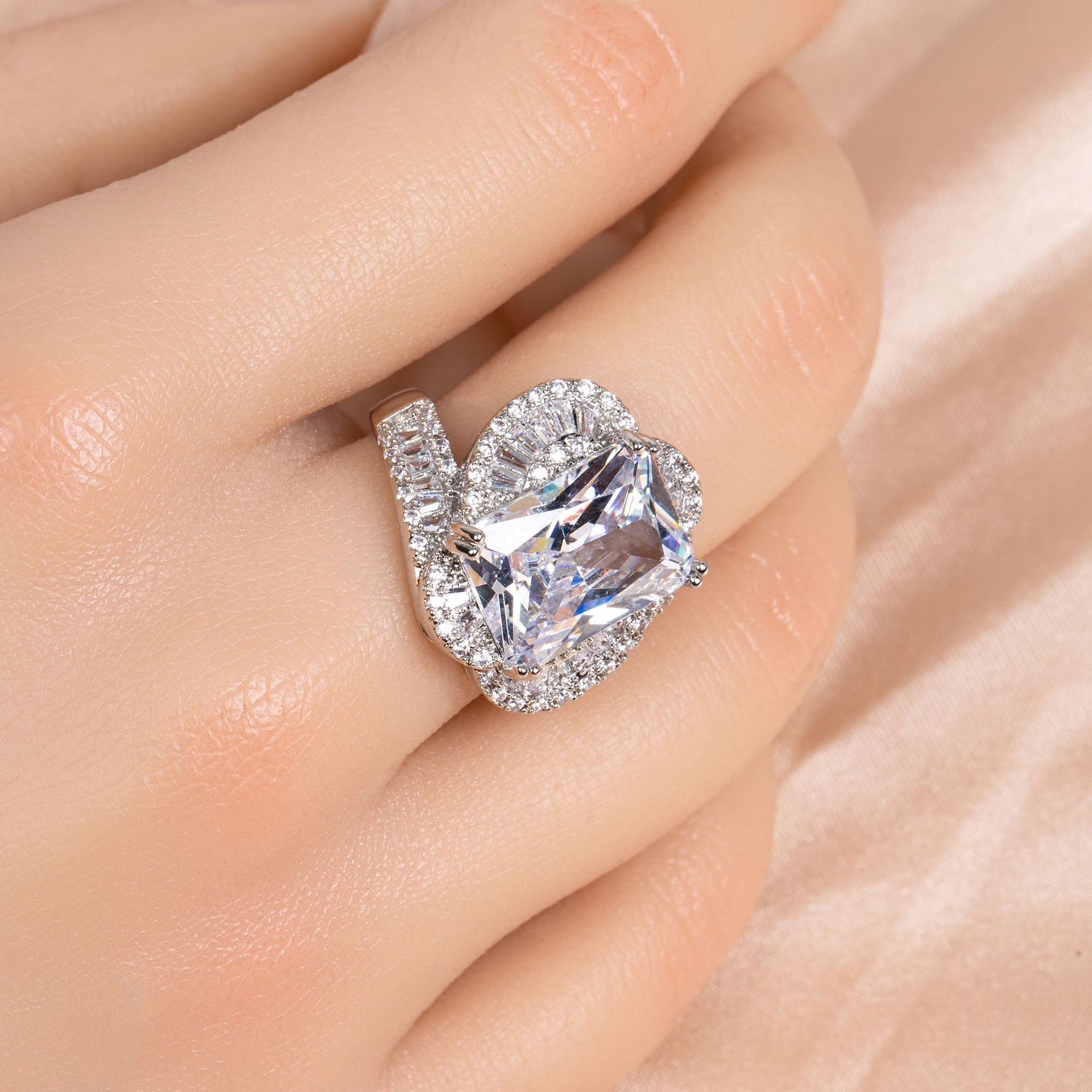 New high quality creative zircon ring