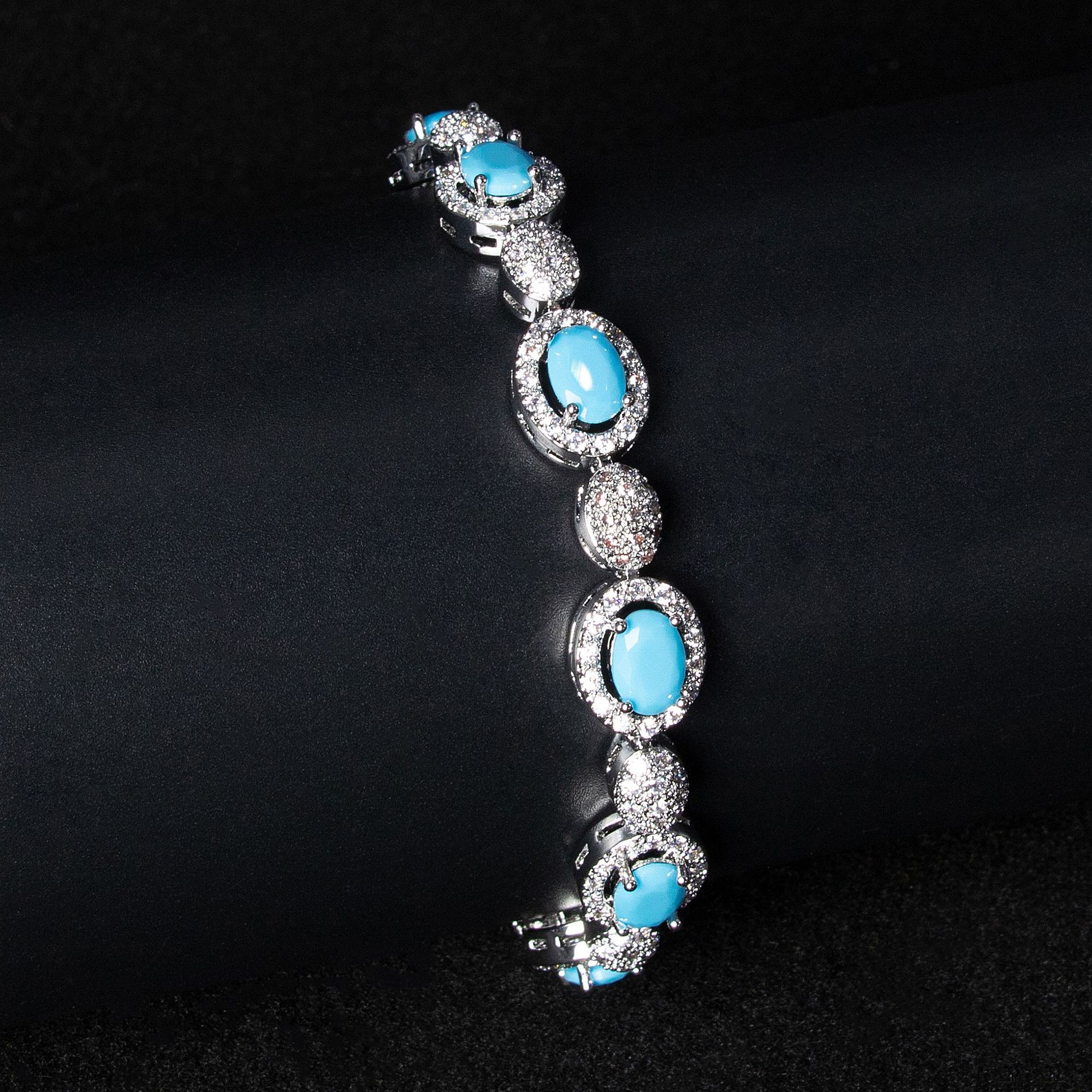 New zircon bracelet suitable for parties