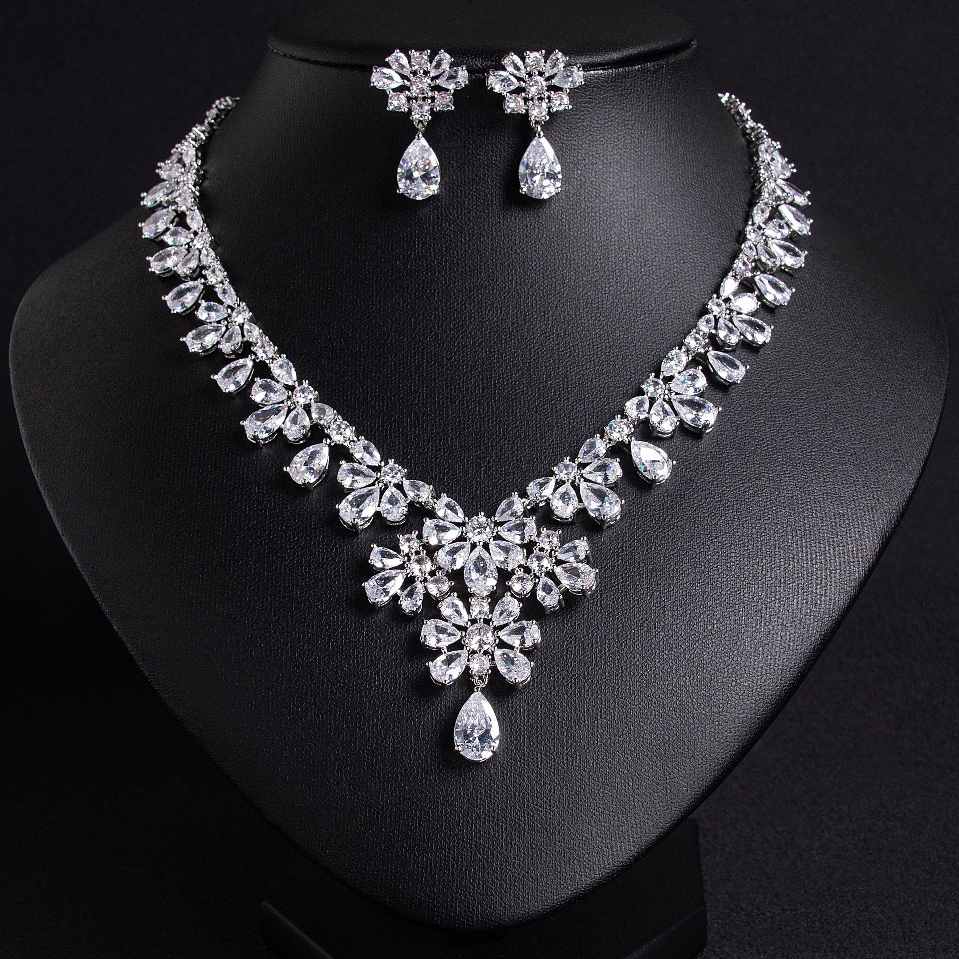 New zircon jewelry set suitable for date