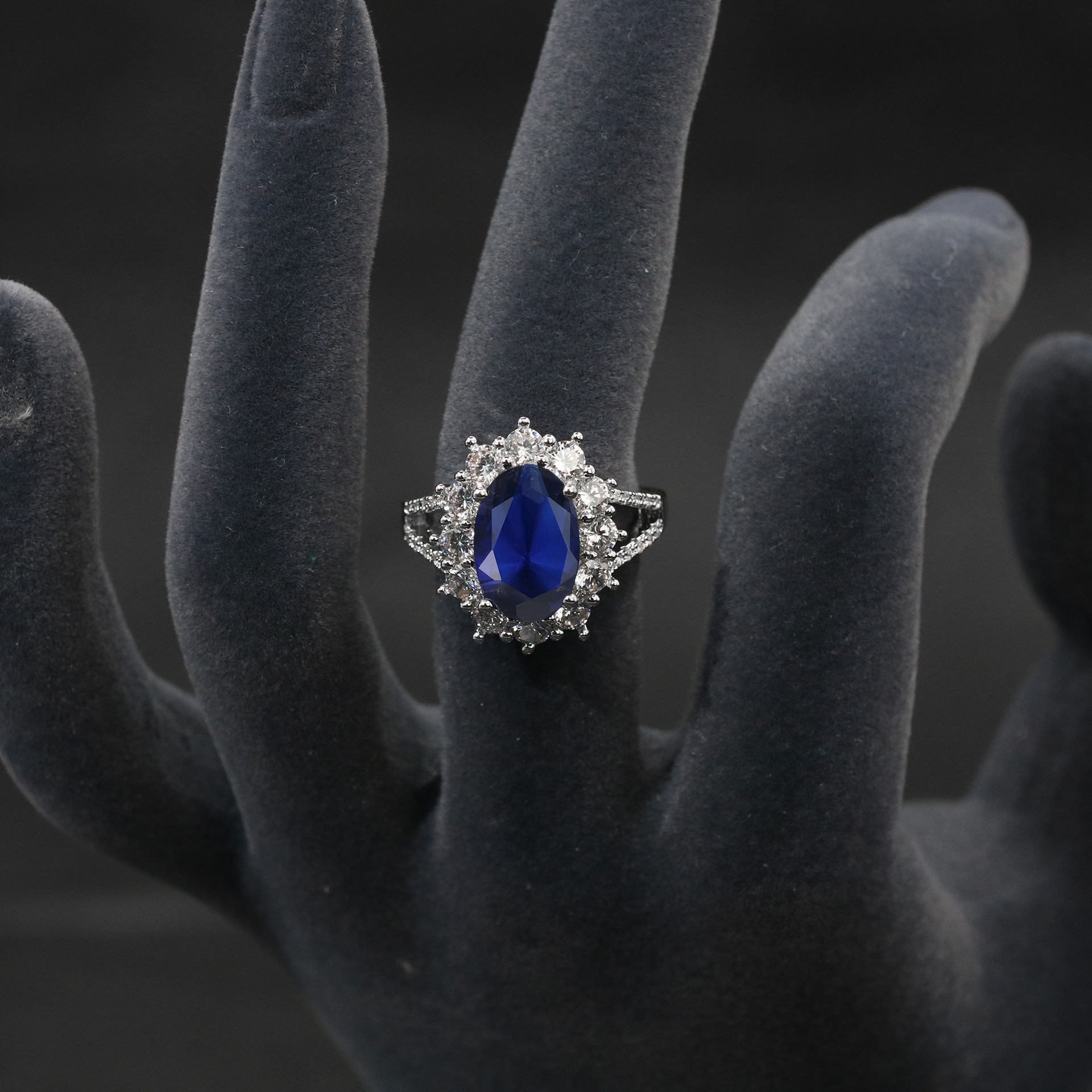 New high quality elegant zircon ring