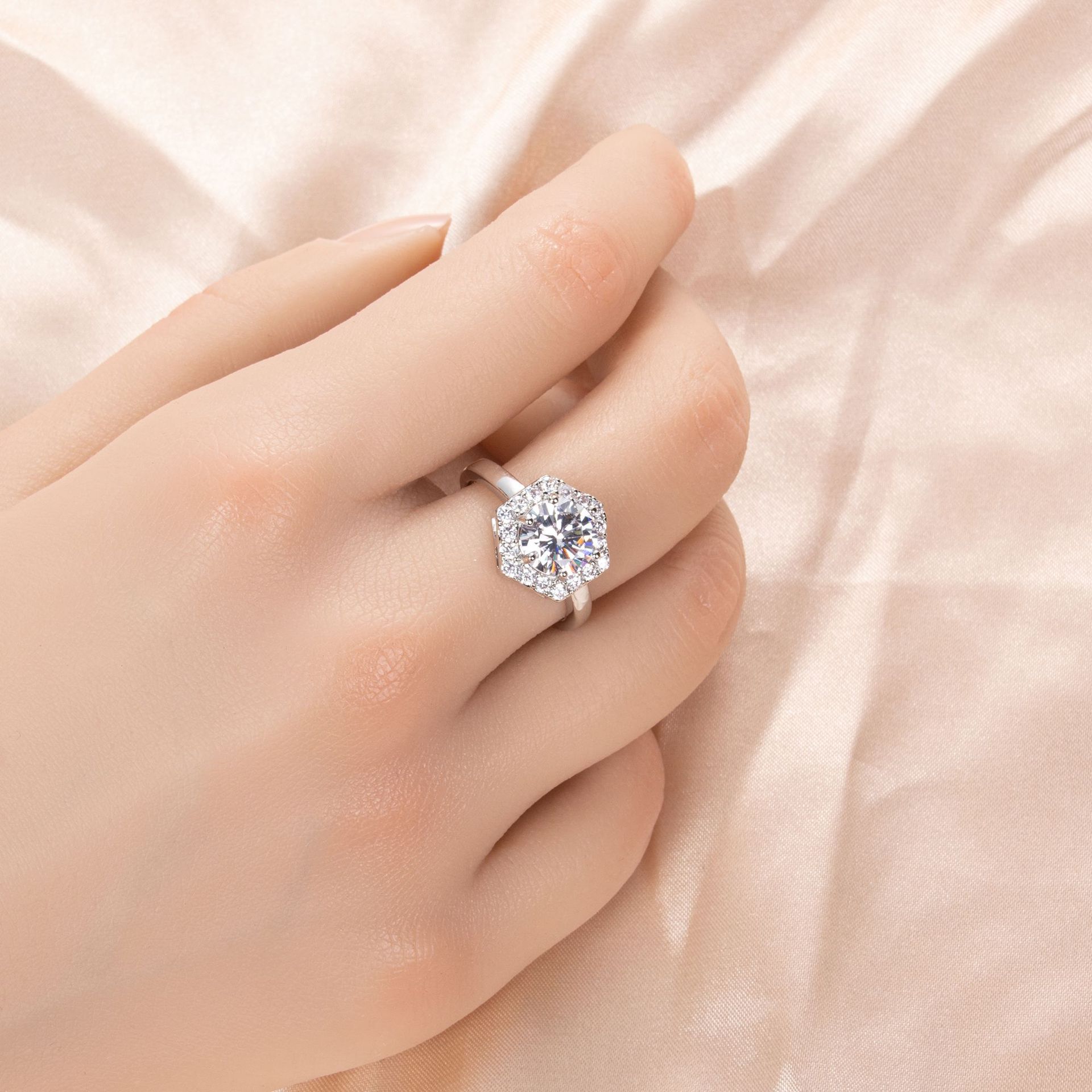 New high quality zircon ring