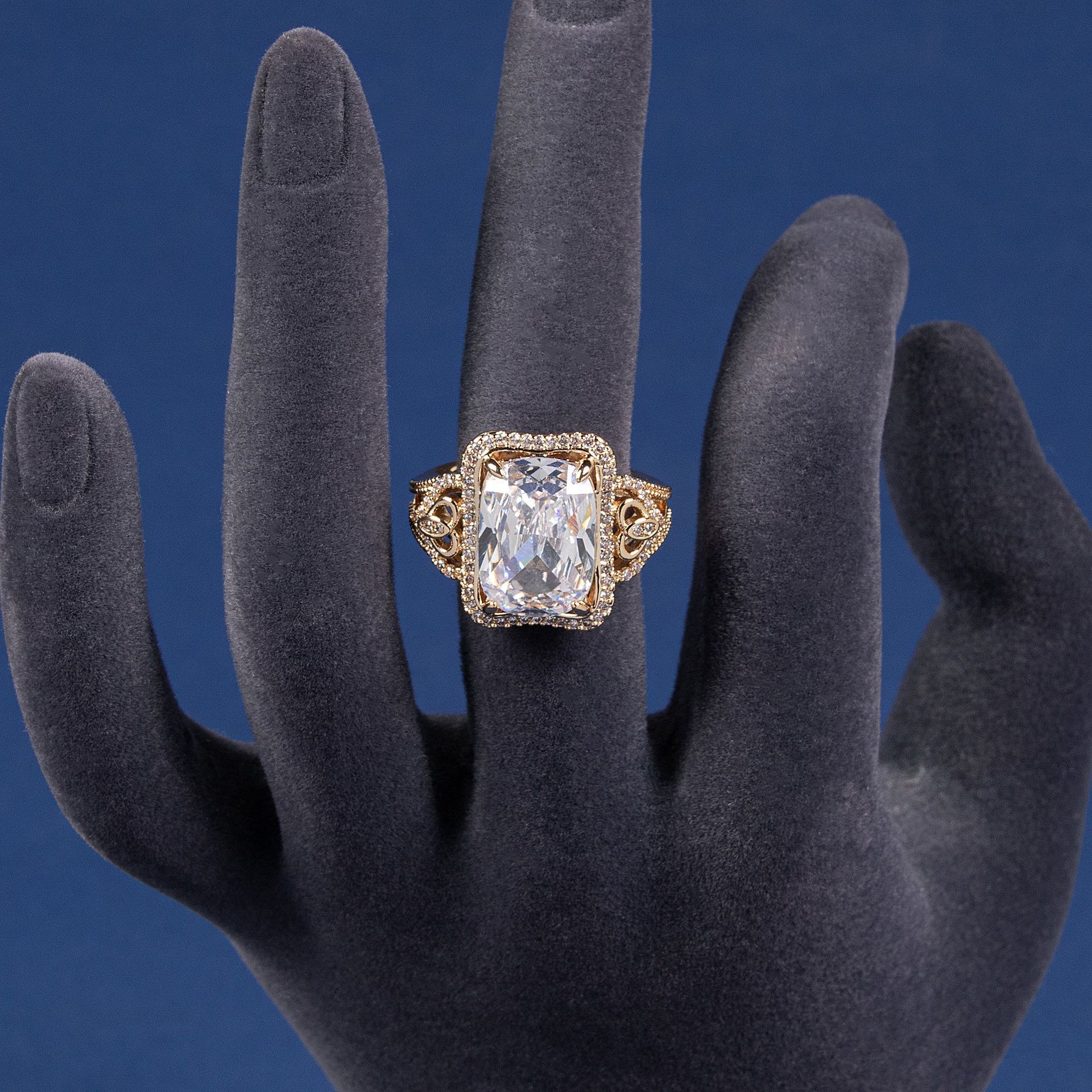 New high quality elegant zircon ring
