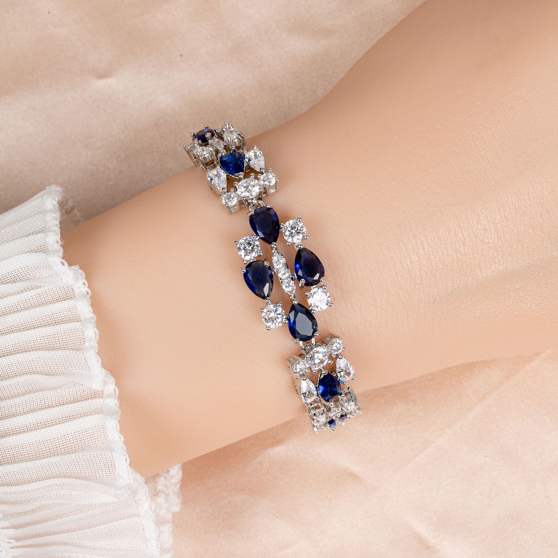 New affordable high quality zircon bracelet