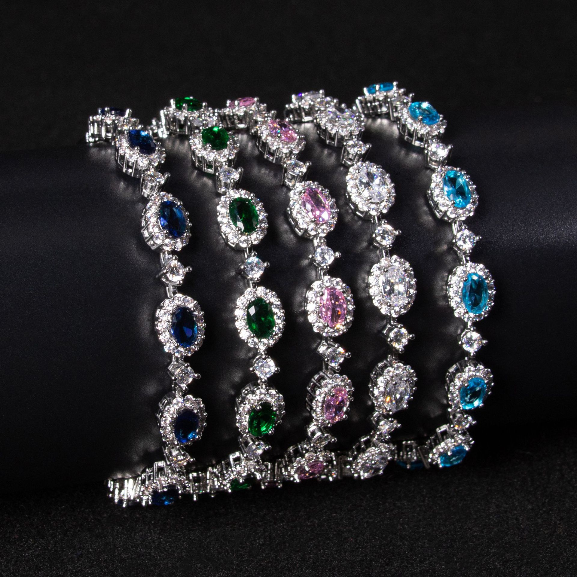 New elegant zircon bracelet