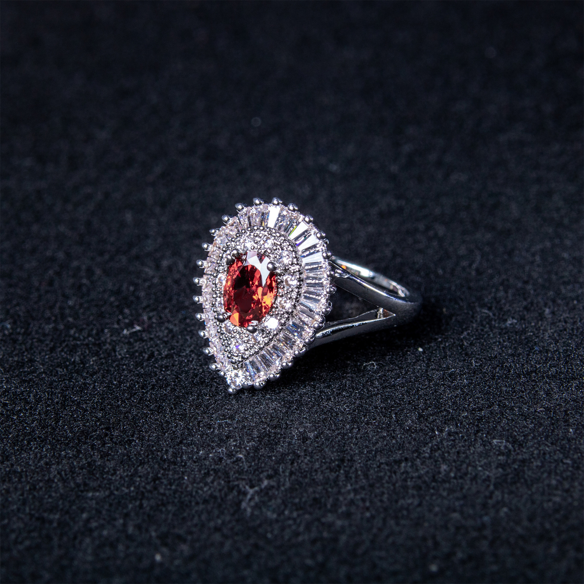 New high quality elegant zircon ring
