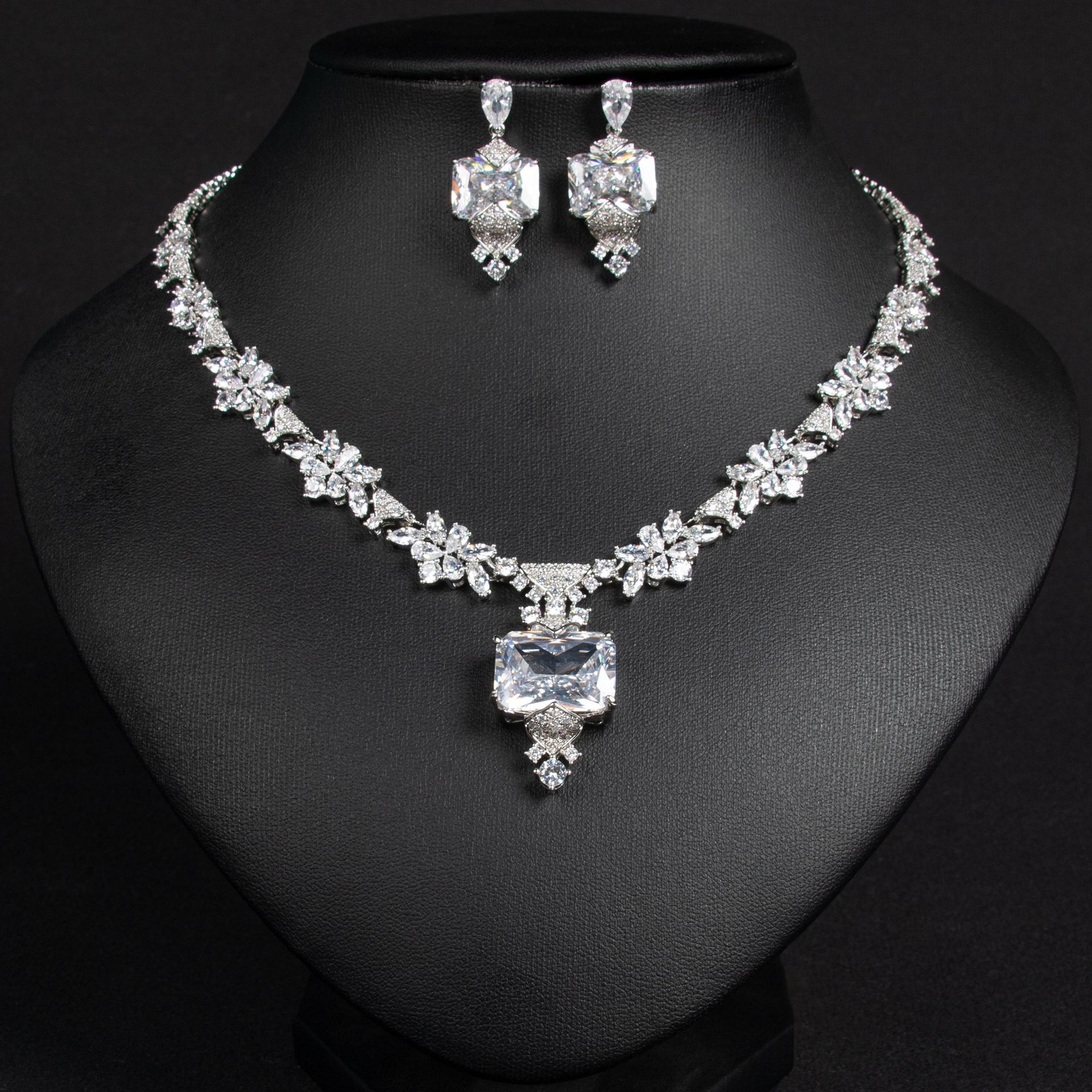 Zircon jewelry set