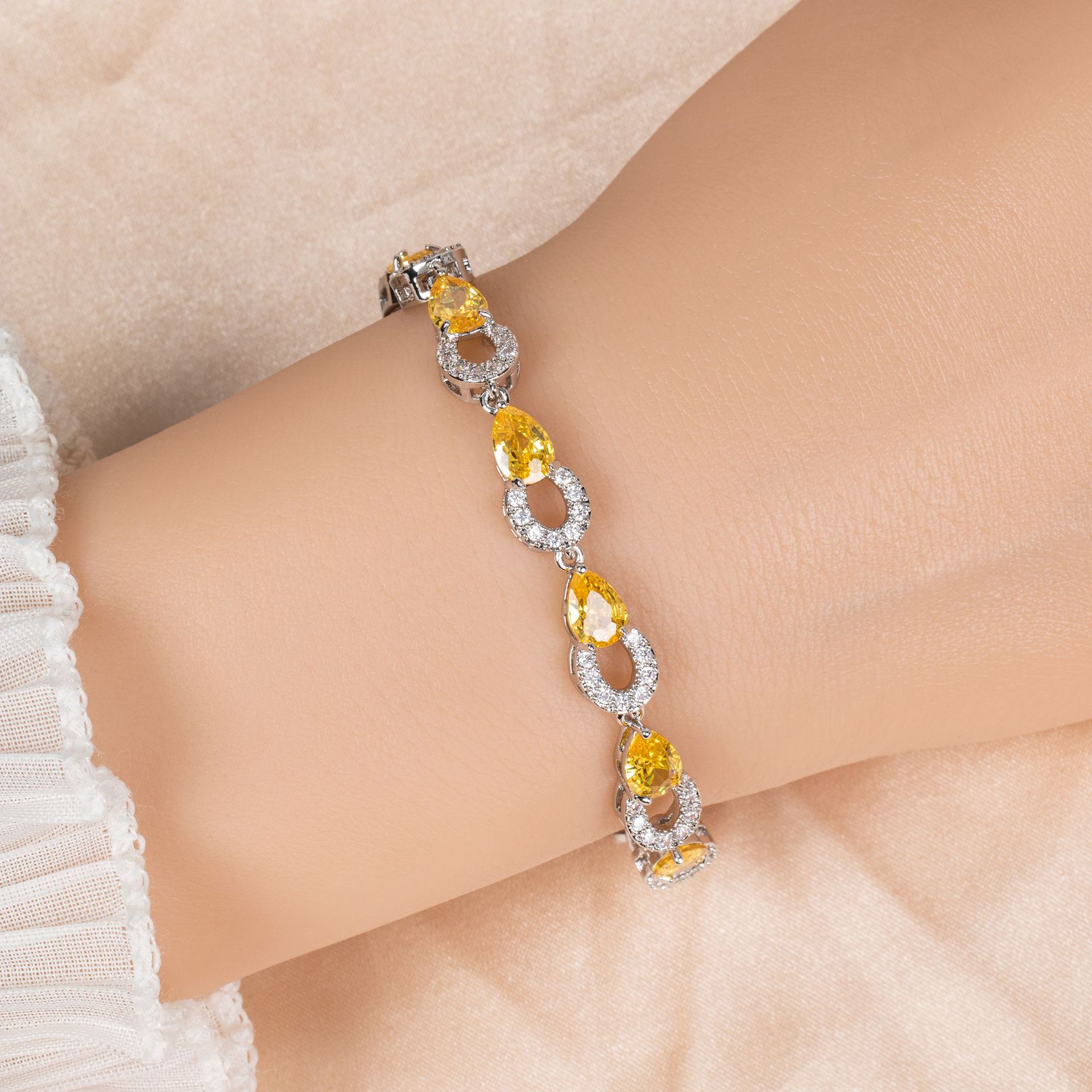 New Creative Elegant Zircon Bracelet