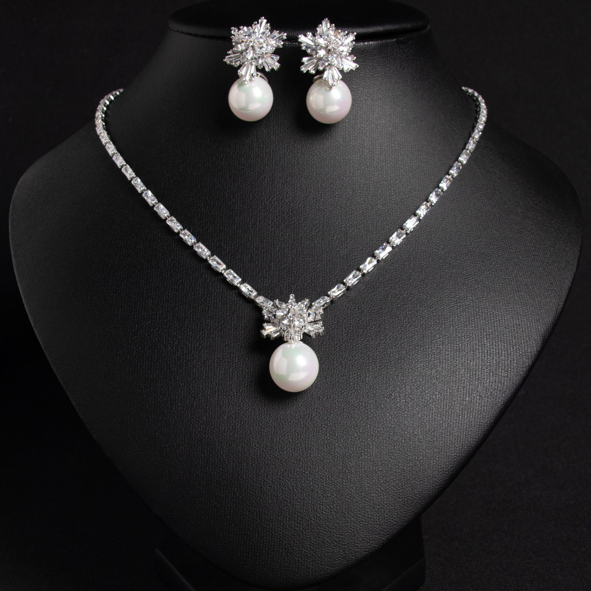 Elegant Pearl Jewelry Set
