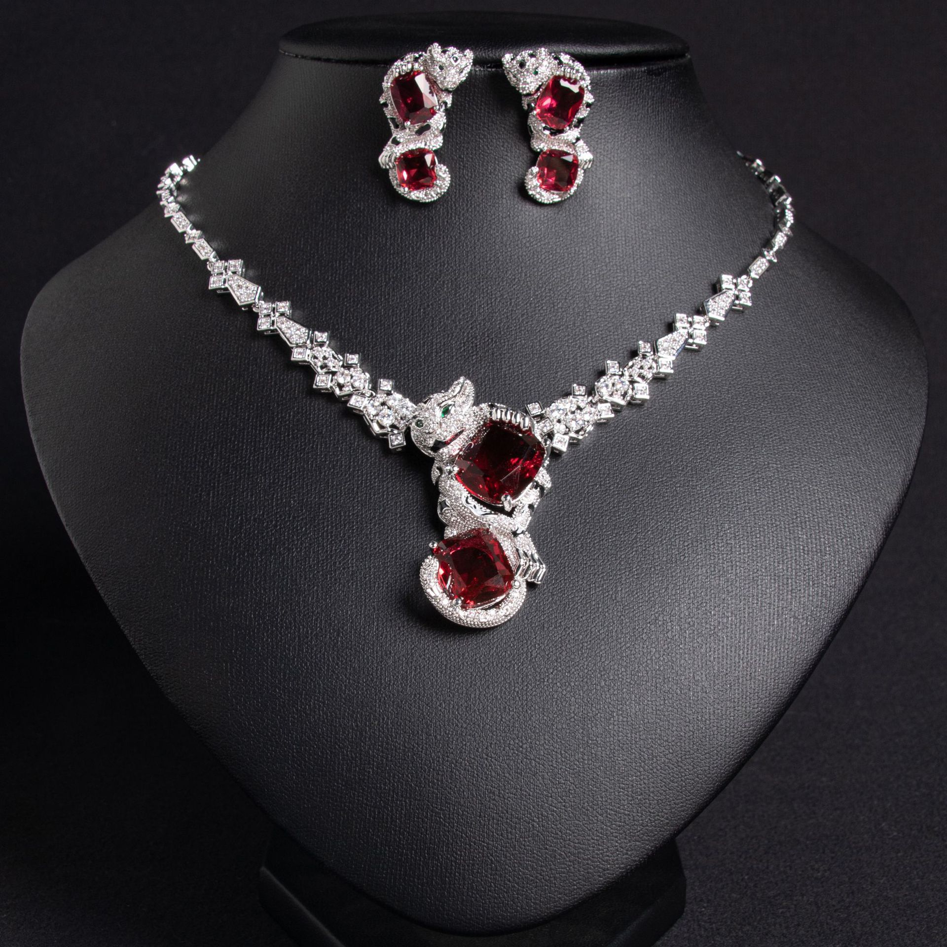 New Leopard Embracing Zircon Jewelry Set