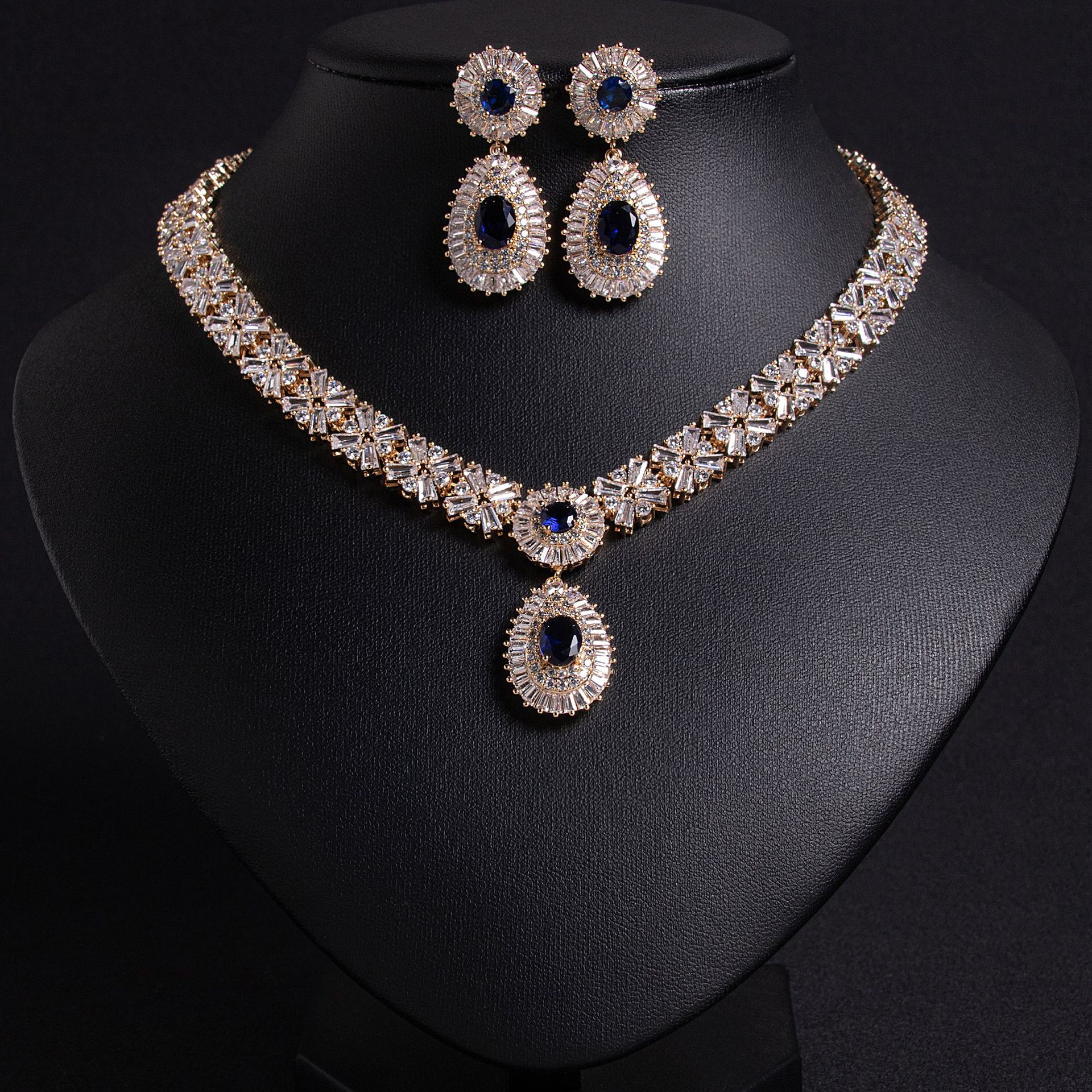 New and beautiful zircon jewelry set