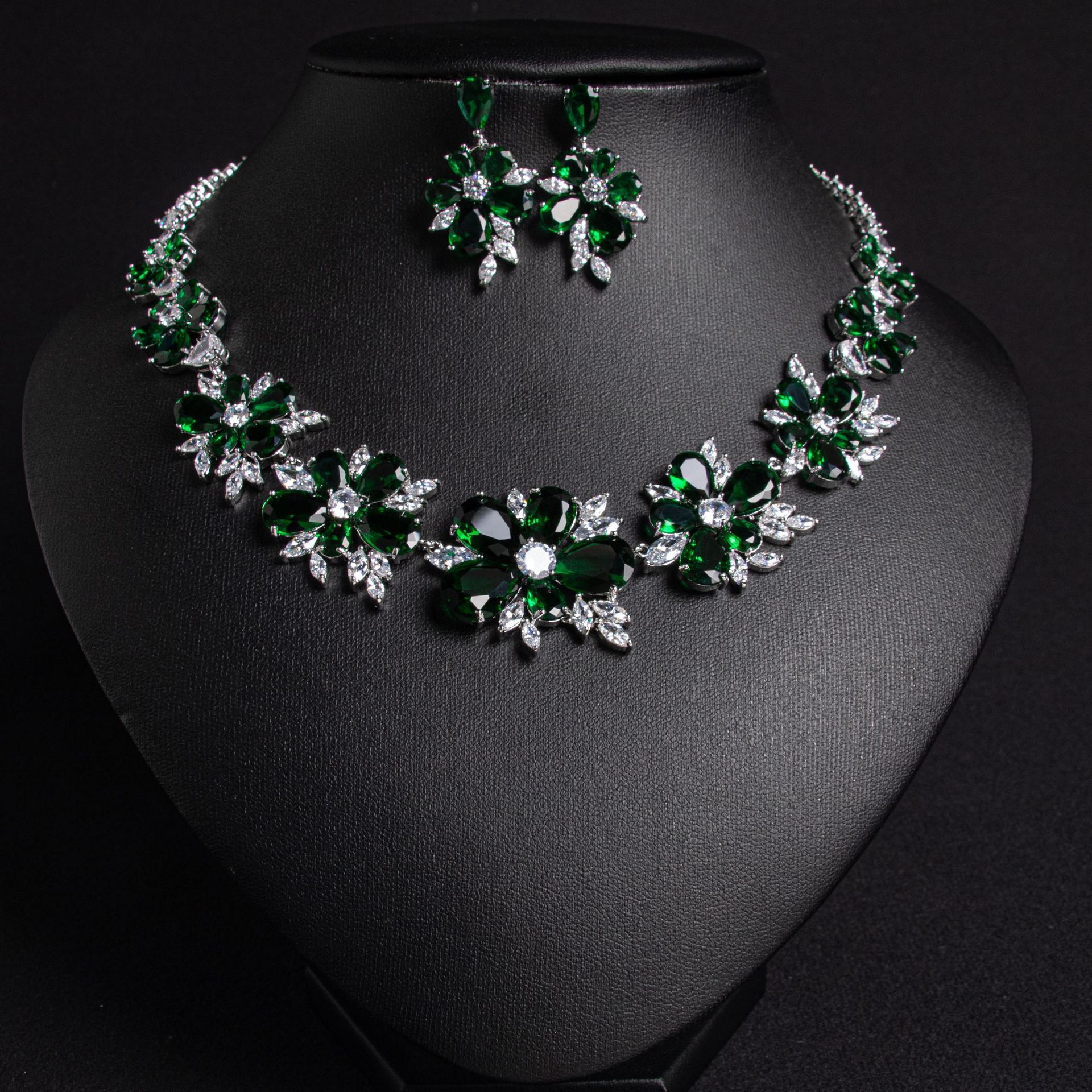 New Garland Zircon Jewelry Set